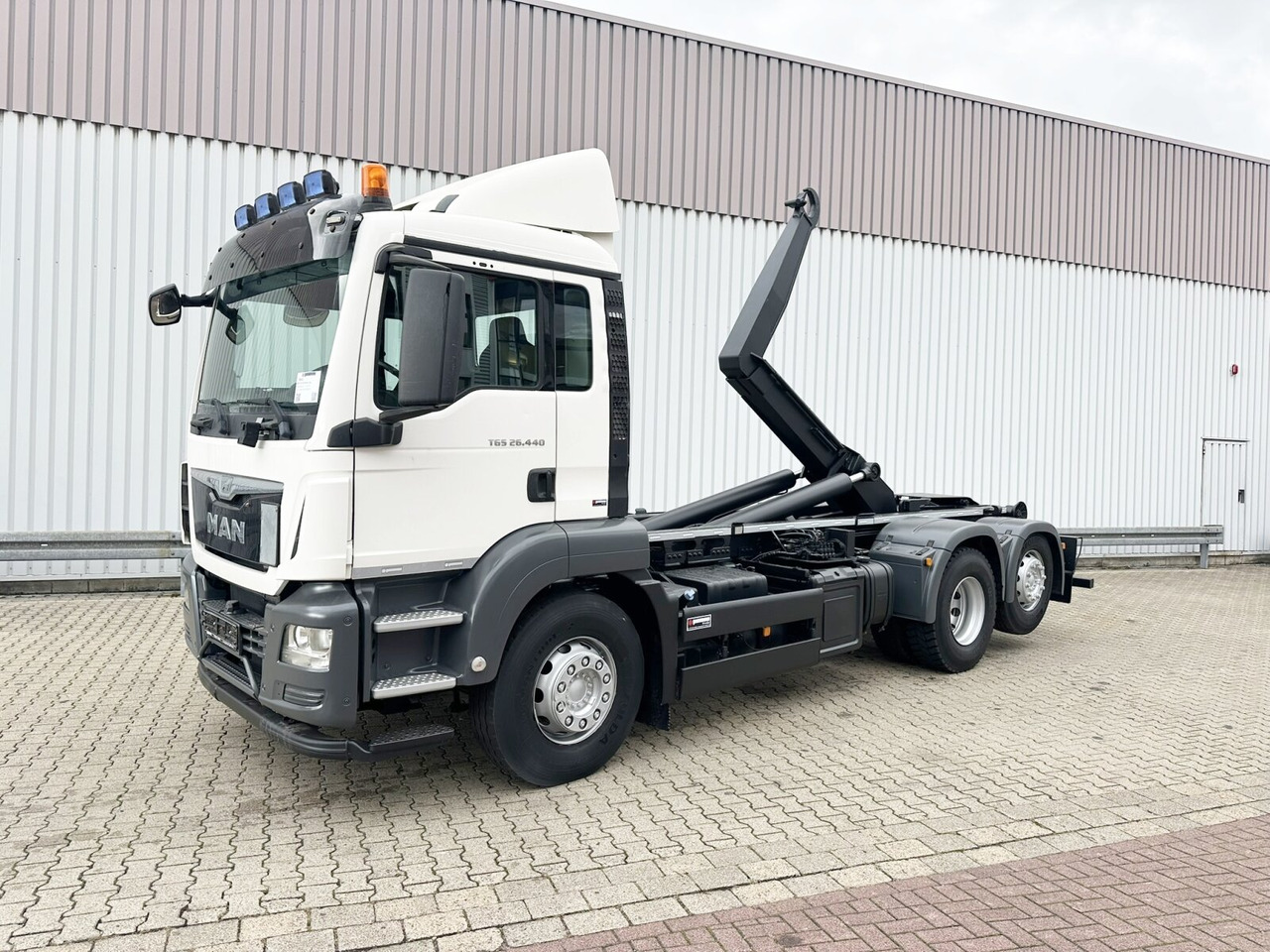 MAN TGS 26.440 6x2 BL TGS 26.440 6x2 BL - Kamion s kukastom dizalicom: slika MAN TGS 26.440 6x2 BL TGS 26.440 6x2 BL - Kamion s kukastom dizalicom MAN TGS 26.440 6x2 BL TGS 26.440 6x2 BL - Kamion s kukastom dizalicom: slika MAN TGS 26.440 6x2 BL TGS 26.440 6x2 BL - Kamion s kukastom dizalicom