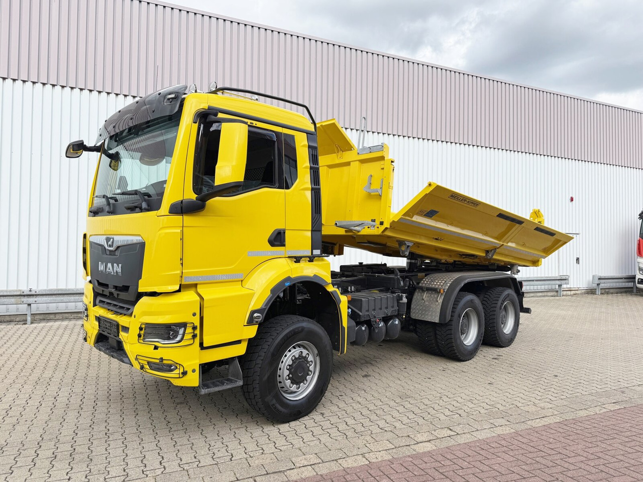 MAN TGS 26.470 6x6 BB TGS 26.470 6x6 BB, Hohe Bauart, Navi, Motorabtrieb, Bordmatik - Kiper: slika MAN TGS 26.470 6x6 BB TGS 26.470 6x6 BB, Hohe Bauart, Navi, Motorabtrieb, Bordmatik - Kiper MAN TGS 26.470 6x6 BB TGS 26.470 6x6 BB, Hohe Bauart, Navi, Motorabtrieb, Bordmatik - Kiper: slika MAN TGS 26.470 6x6 BB TGS 26.470 6x6 BB, Hohe Bauart, Navi, Motorabtrieb, Bordmatik - Kiper