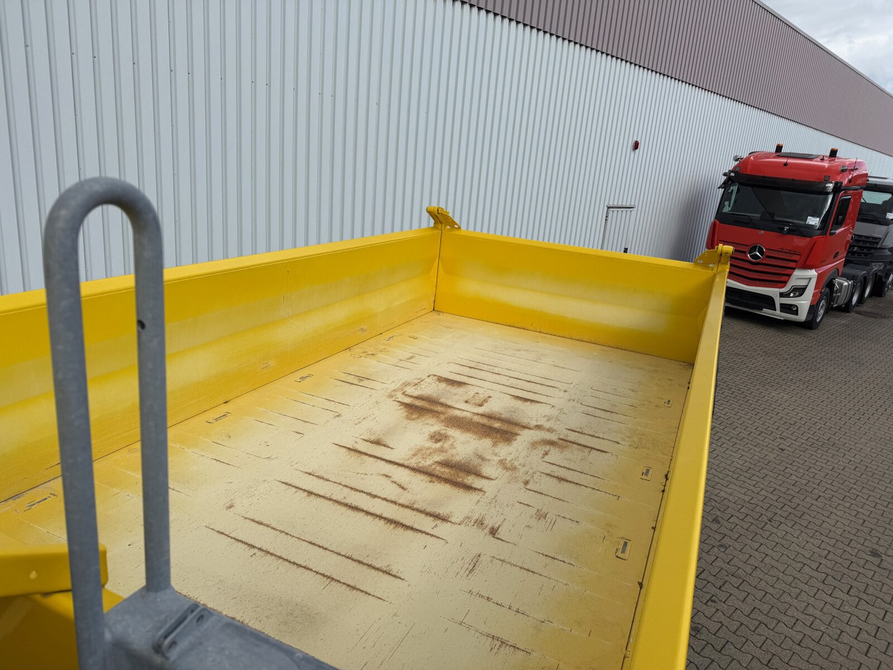 MAN TGS 26.470 6x6 BB TGS 26.470 6x6 BB, Hohe Bauart, Navi, Motorabtrieb, Bordmatik - Kiper: slika MAN TGS 26.470 6x6 BB TGS 26.470 6x6 BB, Hohe Bauart, Navi, Motorabtrieb, Bordmatik - Kiper MAN TGS 26.470 6x6 BB TGS 26.470 6x6 BB, Hohe Bauart, Navi, Motorabtrieb, Bordmatik - Kiper: slika MAN TGS 26.470 6x6 BB TGS 26.470 6x6 BB, Hohe Bauart, Navi, Motorabtrieb, Bordmatik - Kiper