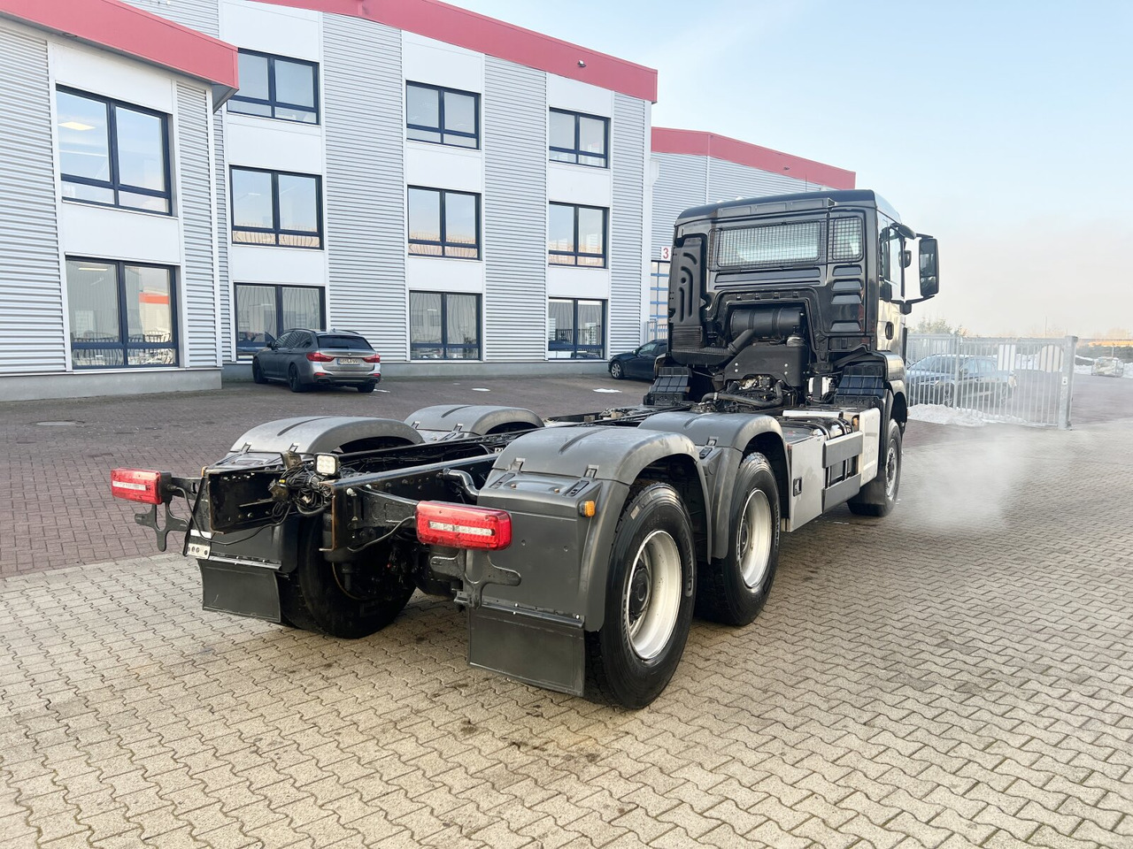 Kamion s kukastom dizalicom MAN TGS 26.500 6X6 BL TGS 26.500 6X6 BL, Intarder: slika Kamion s kukastom dizalicom MAN TGS 26.500 6X6 BL TGS 26.500 6X6 BL, Intarder