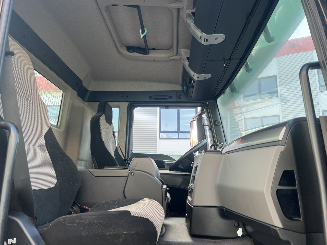 Kamion s kukastom dizalicom MAN TGS 26.500 6X6 BL TGS 26.500 6X6 BL, Intarder: slika Kamion s kukastom dizalicom MAN TGS 26.500 6X6 BL TGS 26.500 6X6 BL, Intarder