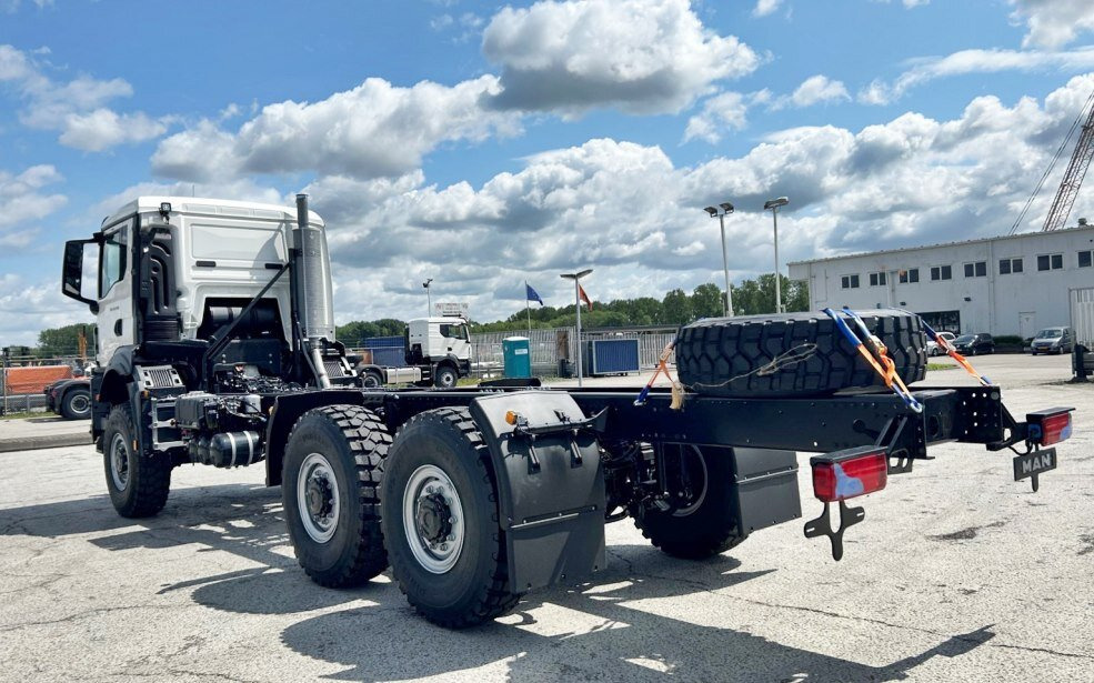 MAN TGS 33.440 6x6 BB CH TGS 33.440 6x6 BB CH, Euro2, Einzelbereifung - Kamion-šasija: slika MAN TGS 33.440 6x6 BB CH TGS 33.440 6x6 BB CH, Euro2, Einzelbereifung - Kamion-šasija MAN TGS 33.440 6x6 BB CH TGS 33.440 6x6 BB CH, Euro2, Einzelbereifung - Kamion-šasija: slika MAN TGS 33.440 6x6 BB CH TGS 33.440 6x6 BB CH, Euro2, Einzelbereifung - Kamion-šasija