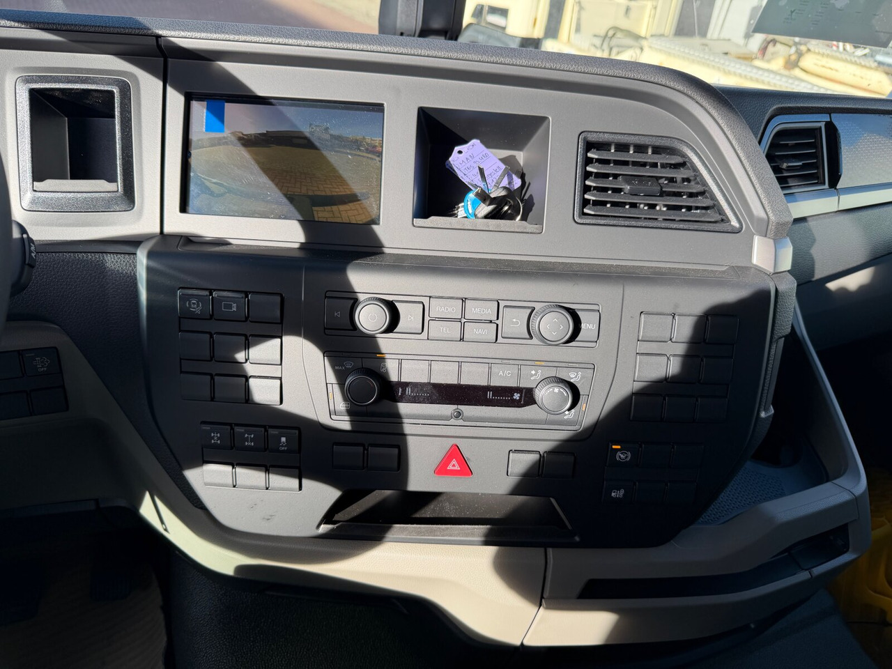 MAN TGS 33.480 6x4 BL CH TGS 33.480 6x4 BL CH, Nebenantrieb - Kamion-šasija: slika MAN TGS 33.480 6x4 BL CH TGS 33.480 6x4 BL CH, Nebenantrieb - Kamion-šasija MAN TGS 33.480 6x4 BL CH TGS 33.480 6x4 BL CH, Nebenantrieb - Kamion-šasija: slika MAN TGS 33.480 6x4 BL CH TGS 33.480 6x4 BL CH, Nebenantrieb - Kamion-šasija