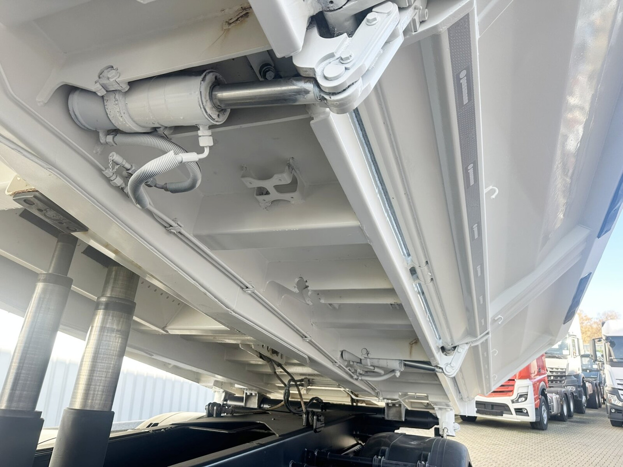 MAN TGS 35.460 8X4 BB TGS 35.460 8X4 BB, Meiller Bordmatik 13m³ - Kiper: slika MAN TGS 35.460 8X4 BB TGS 35.460 8X4 BB, Meiller Bordmatik 13m³ - Kiper MAN TGS 35.460 8X4 BB TGS 35.460 8X4 BB, Meiller Bordmatik 13m³ - Kiper: slika MAN TGS 35.460 8X4 BB TGS 35.460 8X4 BB, Meiller Bordmatik 13m³ - Kiper