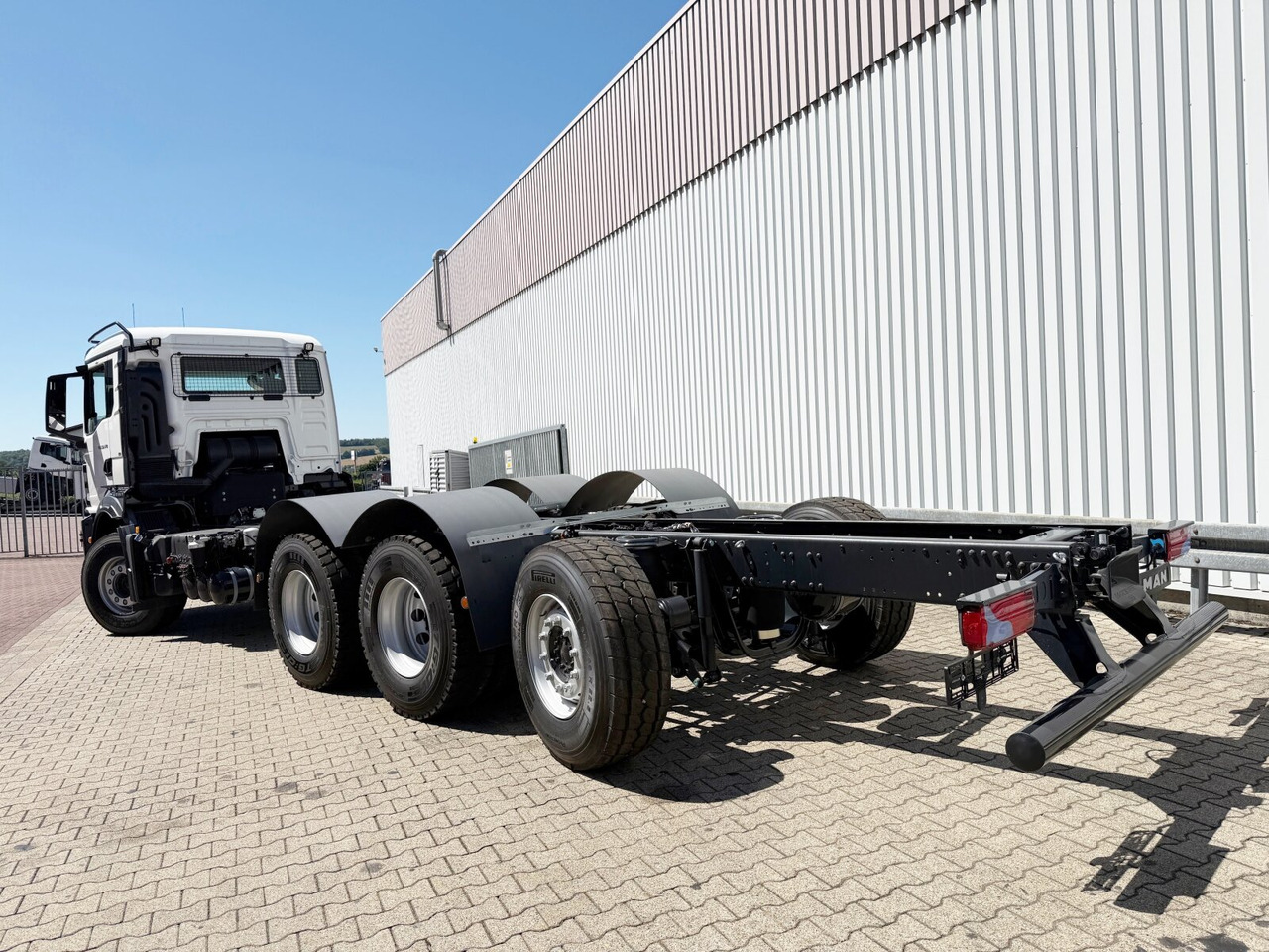 Novi Kamion s kukastom dizalicom MAN TGS 35.470 8x4-4 BL TGS 35.470 8x4-4 BL, Lenk-/Liftachse, Navi, Motorabtrieb: slika Novi Kamion s kukastom dizalicom MAN TGS 35.470 8x4-4 BL TGS 35.470 8x4-4 BL, Lenk-/Liftachse, Navi, Motorabtrieb