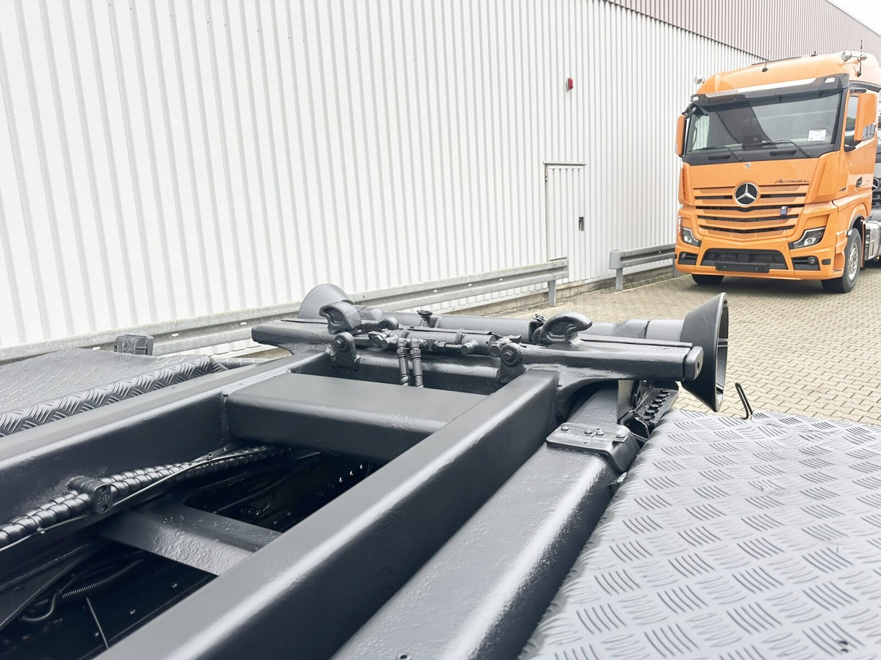 MAN TGS 35.480 8X4 BL TGS 35.400 8x4 BL, Schub-Knick bis 6,5m Container - Kamion s kukastom dizalicom: slika MAN TGS 35.480 8X4 BL TGS 35.400 8x4 BL, Schub-Knick bis 6,5m Container - Kamion s kukastom dizalicom MAN TGS 35.480 8X4 BL TGS 35.400 8x4 BL, Schub-Knick bis 6,5m Container - Kamion s kukastom dizalicom: slika MAN TGS 35.480 8X4 BL TGS 35.400 8x4 BL, Schub-Knick bis 6,5m Container - Kamion s kukastom dizalicom