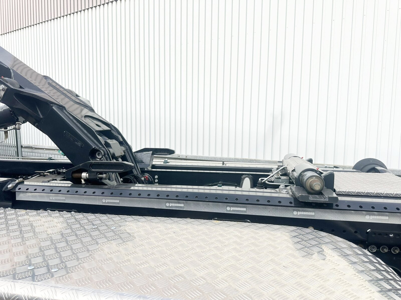 MAN TGS 35.480 8X4 BL TGS 35.480 8X4 BL, Intarder, Kran HMF 3220-K6, 4-fach Abstützung, Funk - Kamion s kukastom dizalicom, Kamion s kranom: slika MAN TGS 35.480 8X4 BL TGS 35.480 8X4 BL, Intarder, Kran HMF 3220-K6, 4-fach Abstützung, Funk - Kamion s kukastom dizalicom, Kamion s kranom MAN TGS 35.480 8X4 BL TGS 35.480 8X4 BL, Intarder, Kran HMF 3220-K6, 4-fach Abstützung, Funk - Kamion s kukastom dizalicom, Kamion s kranom: slika MAN TGS 35.480 8X4 BL TGS 35.480 8X4 BL, Intarder, Kran HMF 3220-K6, 4-fach Abstützung, Funk - Kamion s kukastom dizalicom, Kamion s kranom