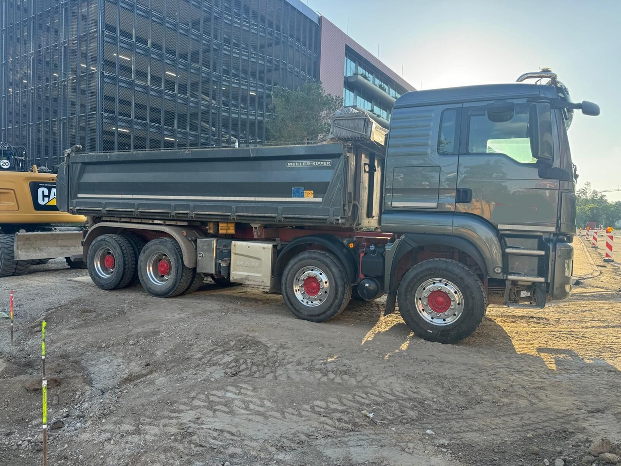 MAN TGS 35.510 8x4 BL TGS 35.510 8x4 BL, Bordmatik - Istovarivač: slika MAN TGS 35.510 8x4 BL TGS 35.510 8x4 BL, Bordmatik - Istovarivač MAN TGS 35.510 8x4 BL TGS 35.510 8x4 BL, Bordmatik - Istovarivač: slika MAN TGS 35.510 8x4 BL TGS 35.510 8x4 BL, Bordmatik - Istovarivač