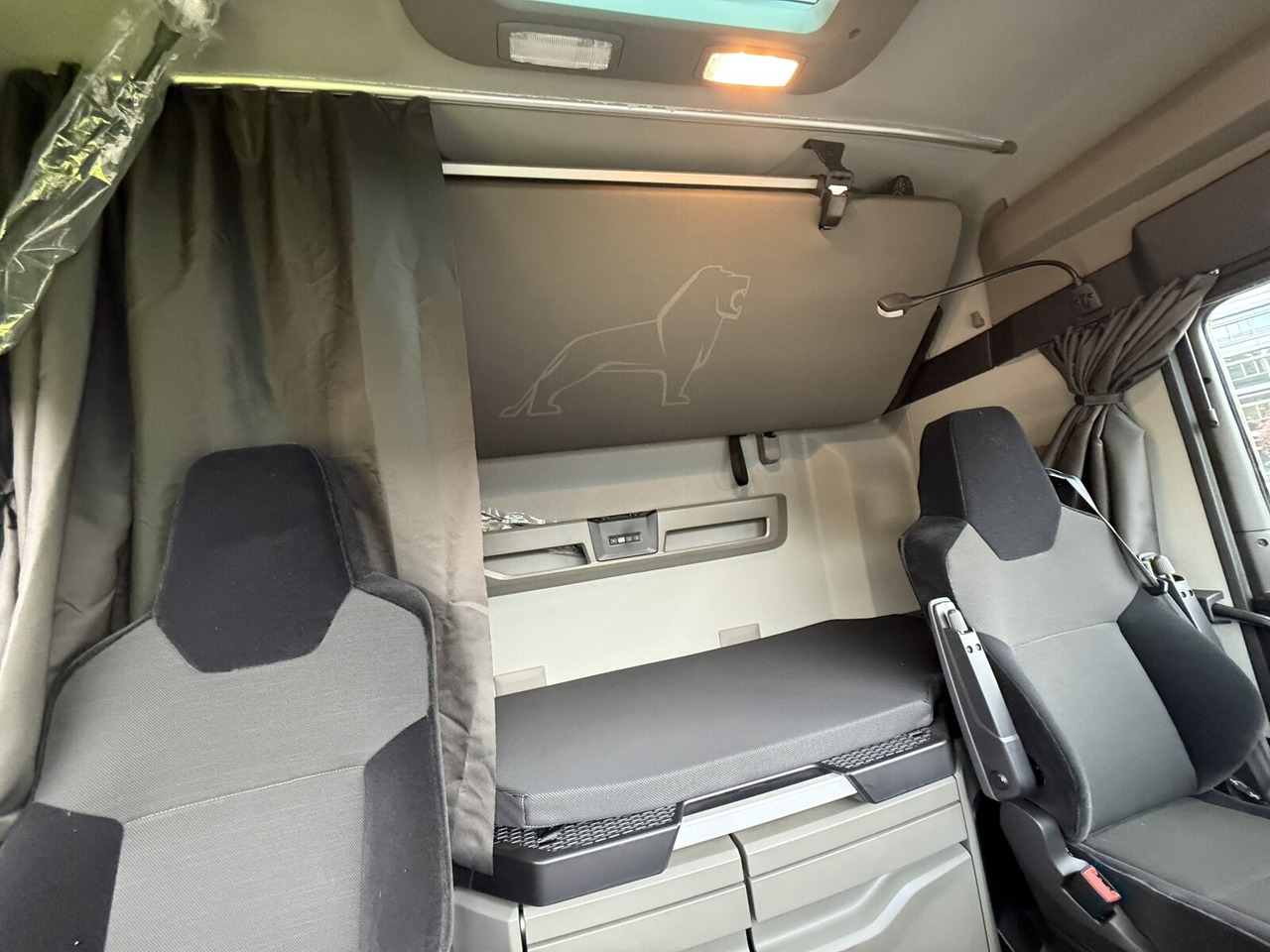 MAN TGX 26.470 6x2-4 BL TGX 26.470 6x2-4 BL, Lenk-/Liftachse, Retarder, Navi, Heckkran Atlas AK 170.2-A2 - Kamion s kranom, Kamion s otvorenim sandukom: slika MAN TGX 26.470 6x2-4 BL TGX 26.470 6x2-4 BL, Lenk-/Liftachse, Retarder, Navi, Heckkran Atlas AK 170.2-A2 - Kamion s kranom, Kamion s otvorenim sandukom MAN TGX 26.470 6x2-4 BL TGX 26.470 6x2-4 BL, Lenk-/Liftachse, Retarder, Navi, Heckkran Atlas AK 170.2-A2 - Kamion s kranom, Kamion s otvorenim sandukom: slika MAN TGX 26.470 6x2-4 BL TGX 26.470 6x2-4 BL, Lenk-/Liftachse, Retarder, Navi, Heckkran Atlas AK 170.2-A2 - Kamion s kranom, Kamion s otvorenim sandukom