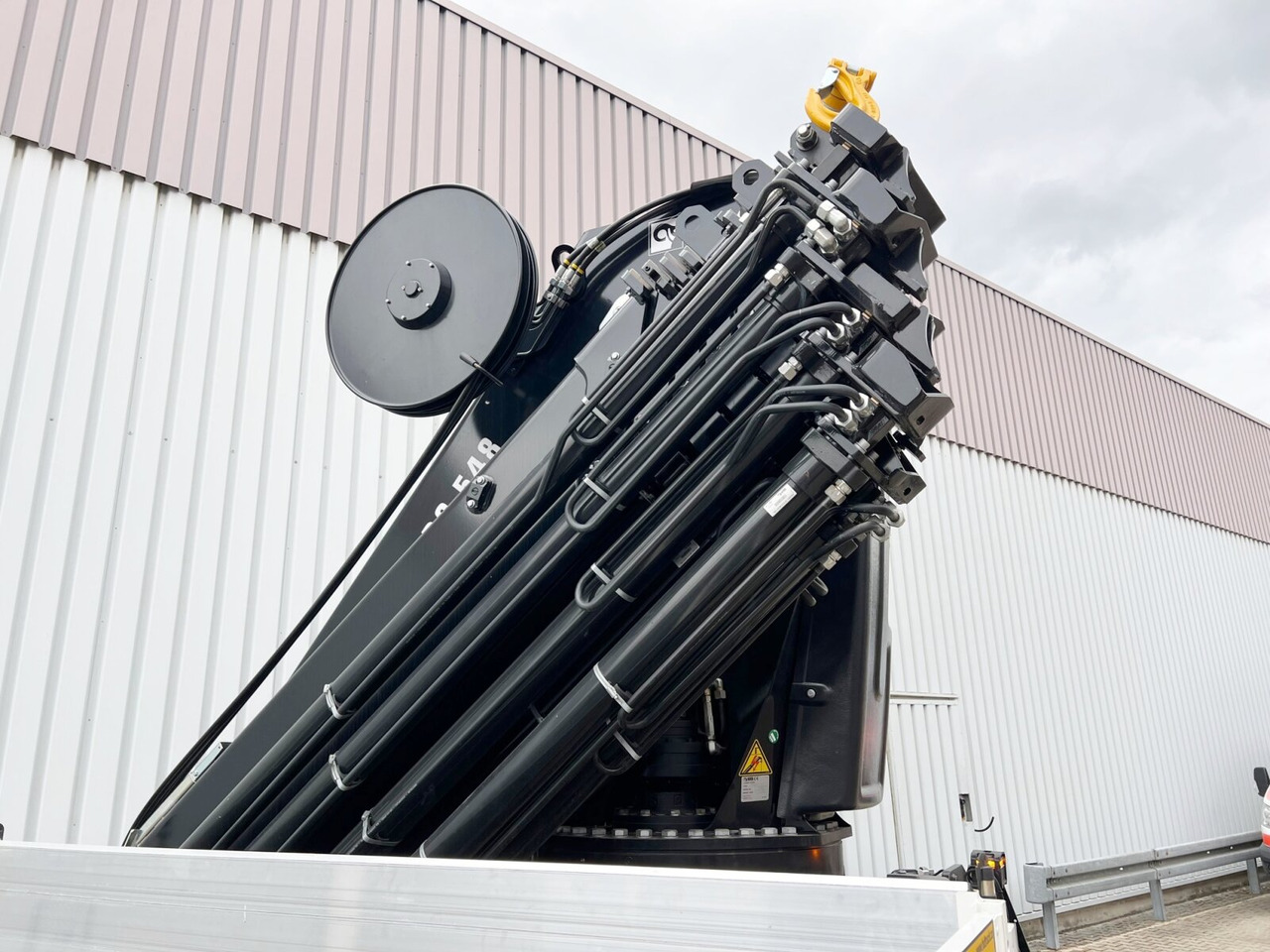 MAN TGX 26.510 6x2-4 LL CH TGX 26.510 6x2-4 LL, Kran Hiab X-HiPro 548 E-8, Lenk-/Liftachse, TwistLock 20Fuß, Funk, Retarder - Kamion s kranom, Kamion s otvorenim sandukom: slika MAN TGX 26.510 6x2-4 LL CH TGX 26.510 6x2-4 LL, Kran Hiab X-HiPro 548 E-8, Lenk-/Liftachse, TwistLock 20Fuß, Funk, Retarder - Kamion s kranom, Kamion s otvorenim sandukom MAN TGX 26.510 6x2-4 LL CH TGX 26.510 6x2-4 LL, Kran Hiab X-HiPro 548 E-8, Lenk-/Liftachse, TwistLock 20Fuß, Funk, Retarder - Kamion s kranom, Kamion s otvorenim sandukom: slika MAN TGX 26.510 6x2-4 LL CH TGX 26.510 6x2-4 LL, Kran Hiab X-HiPro 548 E-8, Lenk-/Liftachse, TwistLock 20Fuß, Funk, Retarder - Kamion s kranom, Kamion s otvorenim sandukom