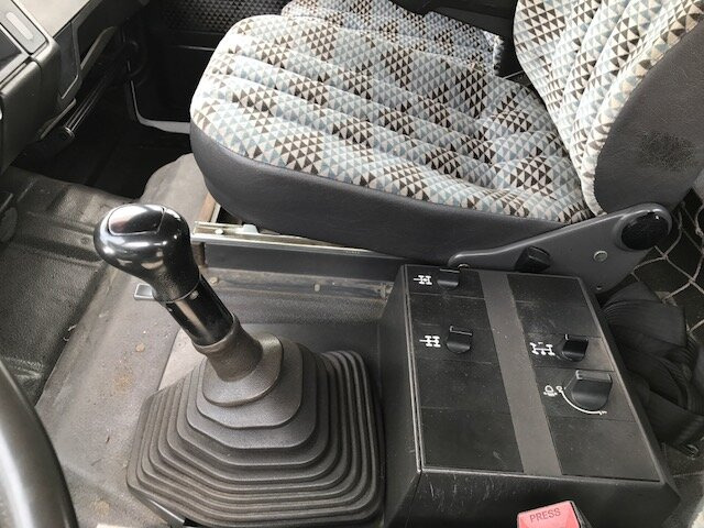 Kamion s kranom, Kamion s otvorenim sandukom Mercedes-Benz 2638 K 6x4 mit Heckkran Palfinger PK 68000 2638 K 6x4 mit Heckkran Palfinger PK 68000: slika Kamion s kranom, Kamion s otvorenim sandukom Mercedes-Benz 2638 K 6x4 mit Heckkran Palfinger PK 68000 2638 K 6x4 mit Heckkran Palfinger PK 68000