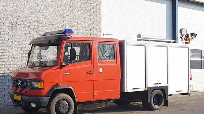 Mercedes-Benz 811D 4x2 LF 811D 4x2 LF Feuerwehrwagen - Vatrogasno vozilo: slika Mercedes-Benz 811D 4x2 LF 811D 4x2 LF Feuerwehrwagen - Vatrogasno vozilo Mercedes-Benz 811D 4x2 LF 811D 4x2 LF Feuerwehrwagen - Vatrogasno vozilo: slika Mercedes-Benz 811D 4x2 LF 811D 4x2 LF Feuerwehrwagen - Vatrogasno vozilo