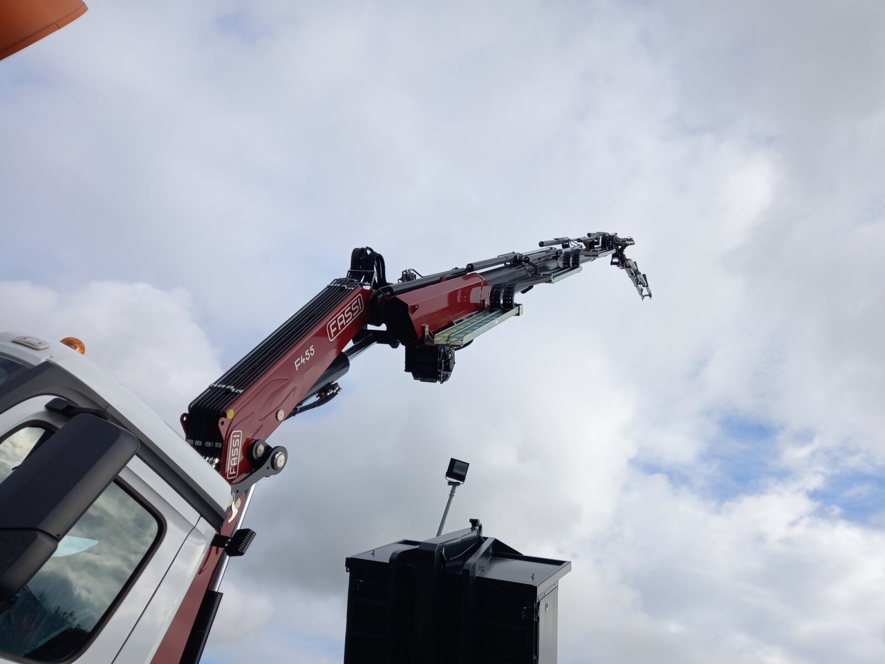 Mercedes-Benz - AROCS 4142 K 8x4 - Utovarivač s proklizavajućim upravljanjem, Kamion s kranom: slika Mercedes-Benz - AROCS 4142 K 8x4 - Utovarivač s proklizavajućim upravljanjem, Kamion s kranom Mercedes-Benz - AROCS 4142 K 8x4 - Utovarivač s proklizavajućim upravljanjem, Kamion s kranom: slika Mercedes-Benz - AROCS 4142 K 8x4 - Utovarivač s proklizavajućim upravljanjem, Kamion s kranom