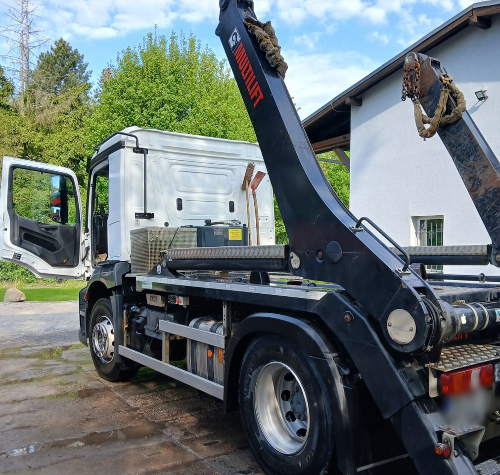 Mercedes-Benz Actros 1832 L 4x2 Actros 1832 L 4x2, Navi, MultimediaCockpit, Funk - Utovarivač s proklizavajućim upravljanjem: slika Mercedes-Benz Actros 1832 L 4x2 Actros 1832 L 4x2, Navi, MultimediaCockpit, Funk - Utovarivač s proklizavajućim upravljanjem Mercedes-Benz Actros 1832 L 4x2 Actros 1832 L 4x2, Navi, MultimediaCockpit, Funk - Utovarivač s proklizavajućim upravljanjem: slika Mercedes-Benz Actros 1832 L 4x2 Actros 1832 L 4x2, Navi, MultimediaCockpit, Funk - Utovarivač s proklizavajućim upravljanjem