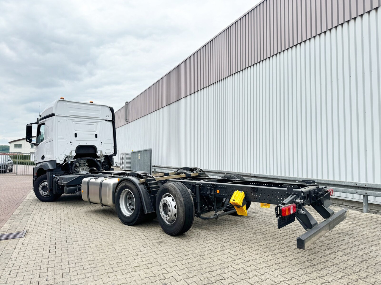 Novi Kamion-šasija Mercedes-Benz Actros 2545 L 6x2 Actros 2545 L 6x2, Lenk-/Liftachse, StreamSpace, MultimediaCockpit: slika Novi Kamion-šasija Mercedes-Benz Actros 2545 L 6x2 Actros 2545 L 6x2, Lenk-/Liftachse, StreamSpace, MultimediaCockpit