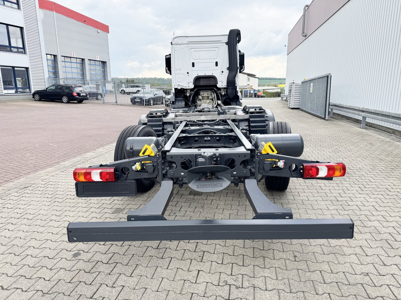 Novi Kamion s kukastom dizalicom Mercedes-Benz Actros 2548 L 6x2 Actros 2548 L 6x2, Retarder, Lenk-/Liftachse: slika Novi Kamion s kukastom dizalicom Mercedes-Benz Actros 2548 L 6x2 Actros 2548 L 6x2, Retarder, Lenk-/Liftachse