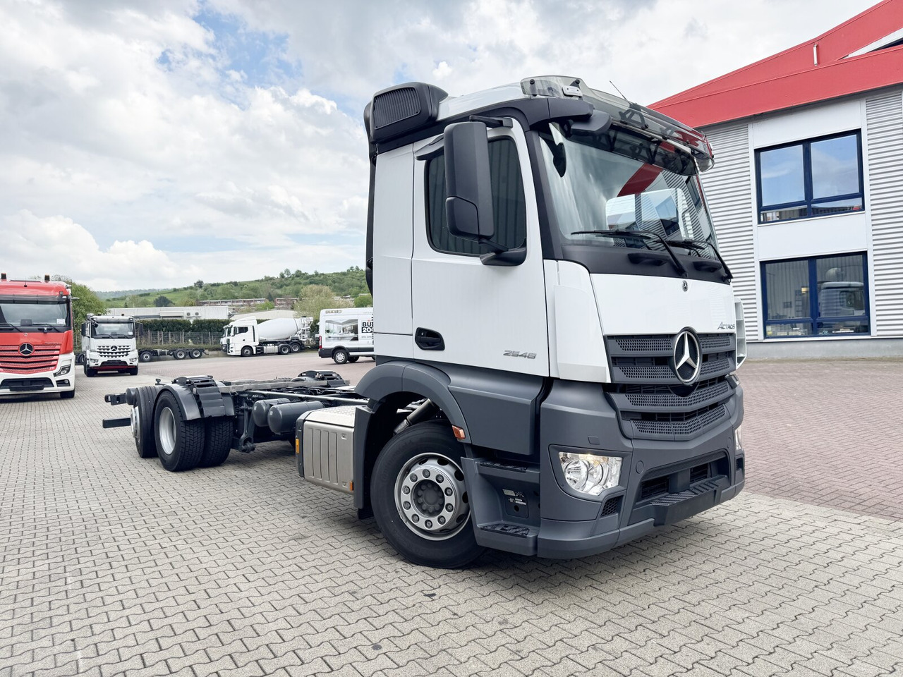 Novi Kamion s kukastom dizalicom Mercedes-Benz Actros 2548 L 6x2 Actros 2548 L 6x2, Retarder, Lenk-/Liftachse: slika Novi Kamion s kukastom dizalicom Mercedes-Benz Actros 2548 L 6x2 Actros 2548 L 6x2, Retarder, Lenk-/Liftachse
