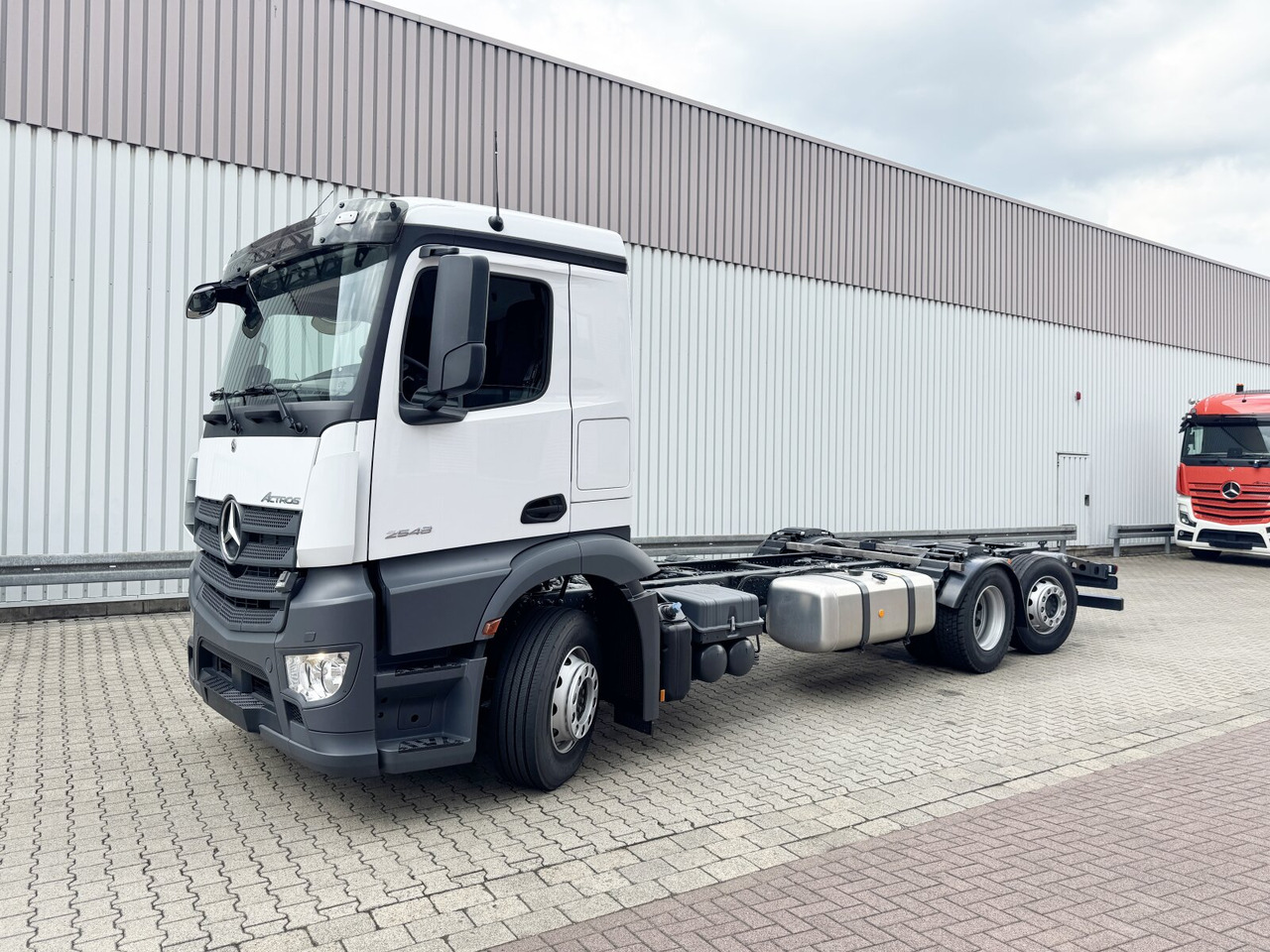 Novi Kamion s kukastom dizalicom Mercedes-Benz Actros 2548 L 6x2 Actros 2548 L 6x2, Retarder, Lenk-/Liftachse: slika Novi Kamion s kukastom dizalicom Mercedes-Benz Actros 2548 L 6x2 Actros 2548 L 6x2, Retarder, Lenk-/Liftachse