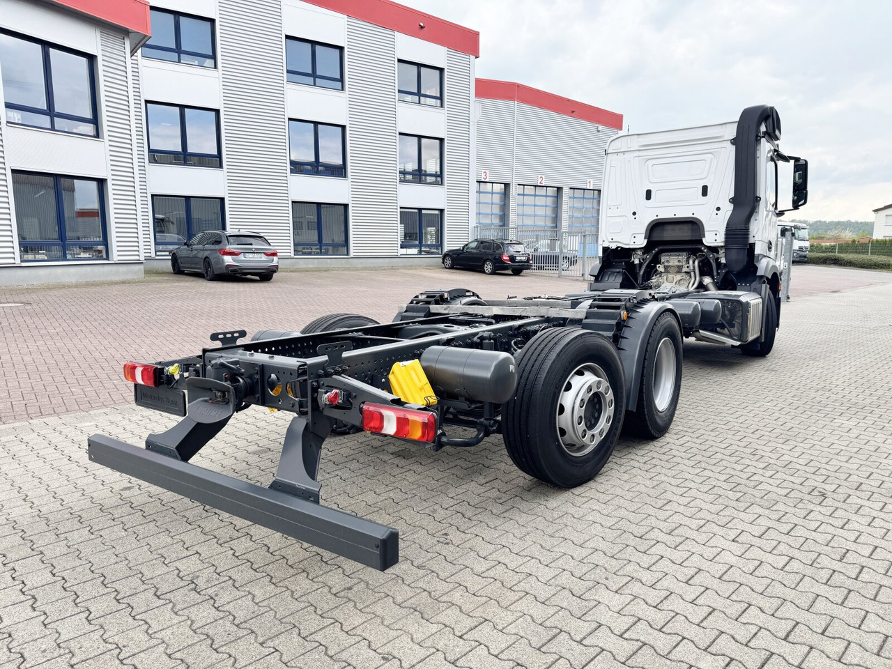 Novi Kamion s kukastom dizalicom Mercedes-Benz Actros 2548 L 6x2 Actros 2548 L 6x2, Retarder, Lenk-/Liftachse: slika Novi Kamion s kukastom dizalicom Mercedes-Benz Actros 2548 L 6x2 Actros 2548 L 6x2, Retarder, Lenk-/Liftachse