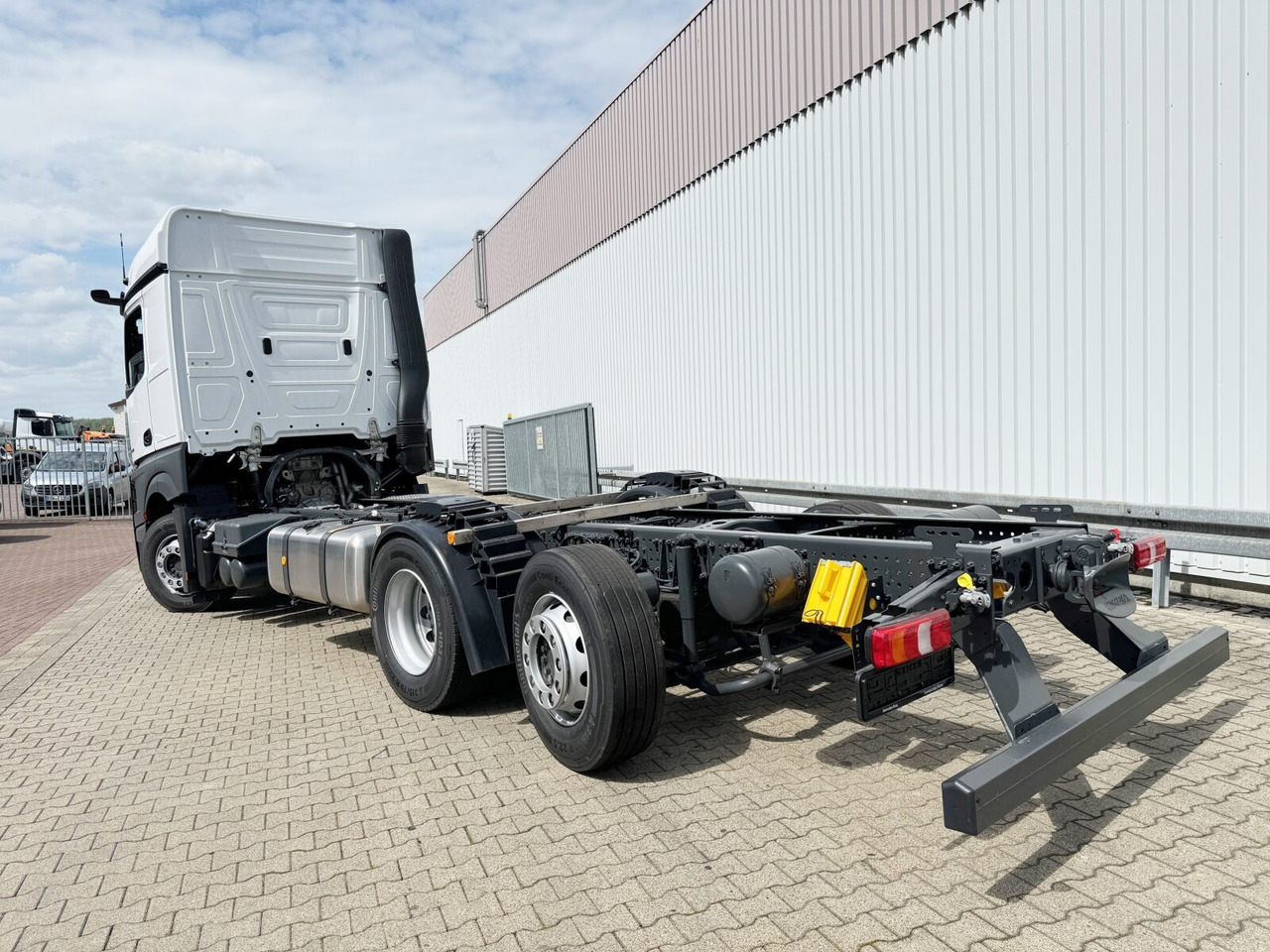 Novi Kamion s kukastom dizalicom Mercedes-Benz Actros 2548 L 6x2 Actros 2548 L 6x2, Retarder, Lenk-/Liftachse, Navi, MirrorCam, MultimediaCockpit: slika Novi Kamion s kukastom dizalicom Mercedes-Benz Actros 2548 L 6x2 Actros 2548 L 6x2, Retarder, Lenk-/Liftachse, Navi, MirrorCam, MultimediaCockpit
