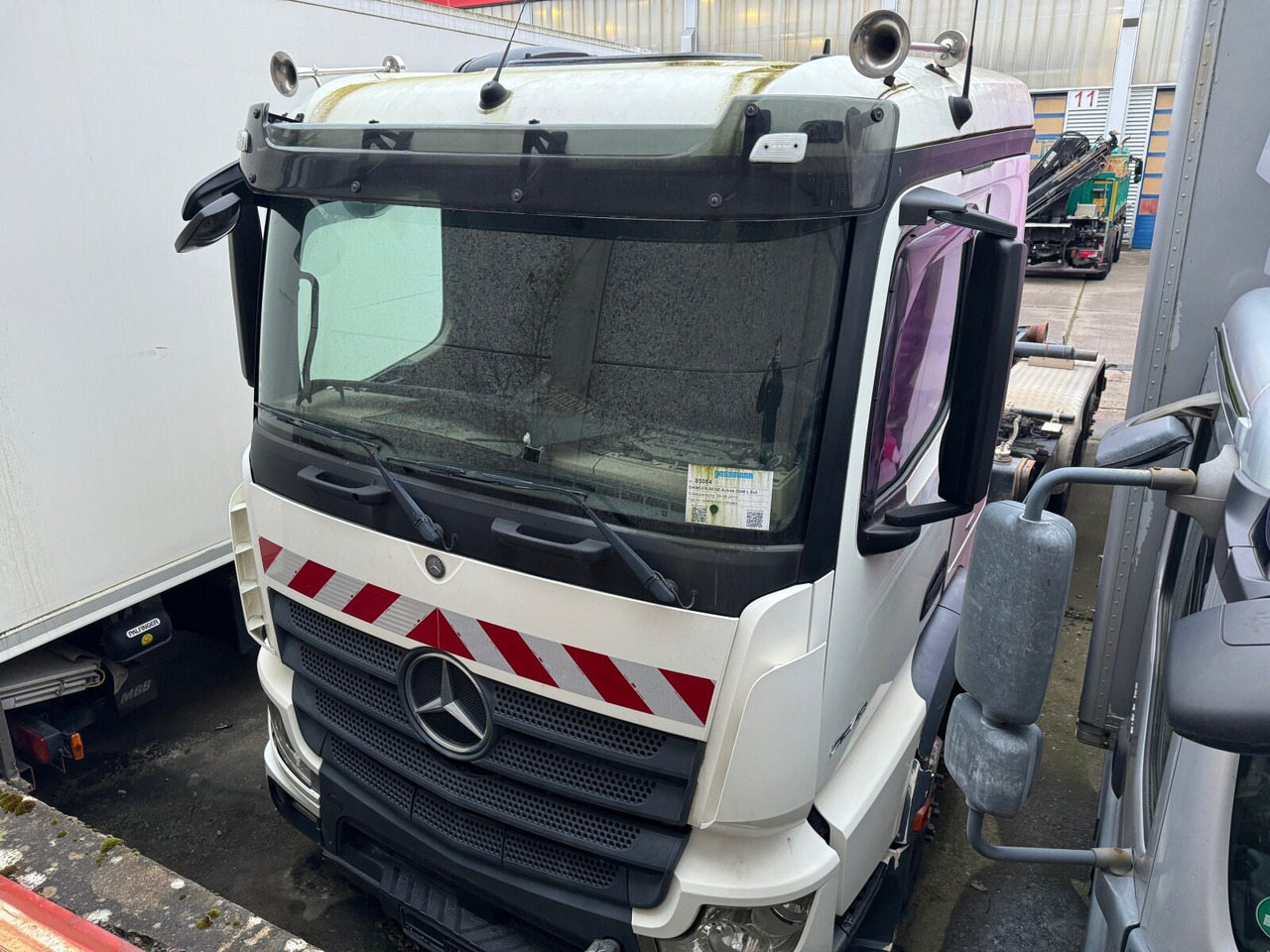 Kamion s kukastom dizalicom Mercedes-Benz Actros 2548 L 6x2, ERSATZTEILSPENDER! Actros 2548 L 6x2/46, Retarder, Lenk-/Liftachse, ERSATZTEILSPENDER!: slika Kamion s kukastom dizalicom Mercedes-Benz Actros 2548 L 6x2, ERSATZTEILSPENDER! Actros 2548 L 6x2/46, Retarder, Lenk-/Liftachse, ERSATZTEILSPENDER!