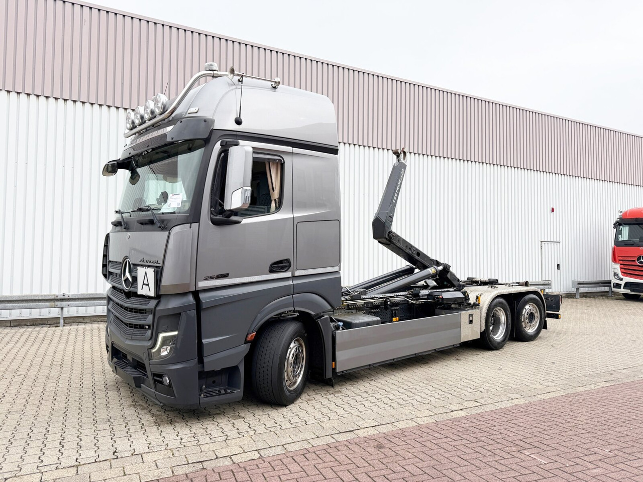 Mercedes-Benz Actros 2552 L 6x2 Actros 2552 L 6x2, Lenk/Lift, Retarder, GigaSpace, LED, Motorabtrieb, Meiller Tectrum, Funk - Kamion s kukastom dizalicom: slika Mercedes-Benz Actros 2552 L 6x2 Actros 2552 L 6x2, Lenk/Lift, Retarder, GigaSpace, LED, Motorabtrieb, Meiller Tectrum, Funk - Kamion s kukastom dizalicom Mercedes-Benz Actros 2552 L 6x2 Actros 2552 L 6x2, Lenk/Lift, Retarder, GigaSpace, LED, Motorabtrieb, Meiller Tectrum, Funk - Kamion s kukastom dizalicom: slika Mercedes-Benz Actros 2552 L 6x2 Actros 2552 L 6x2, Lenk/Lift, Retarder, GigaSpace, LED, Motorabtrieb, Meiller Tectrum, Funk - Kamion s kukastom dizalicom