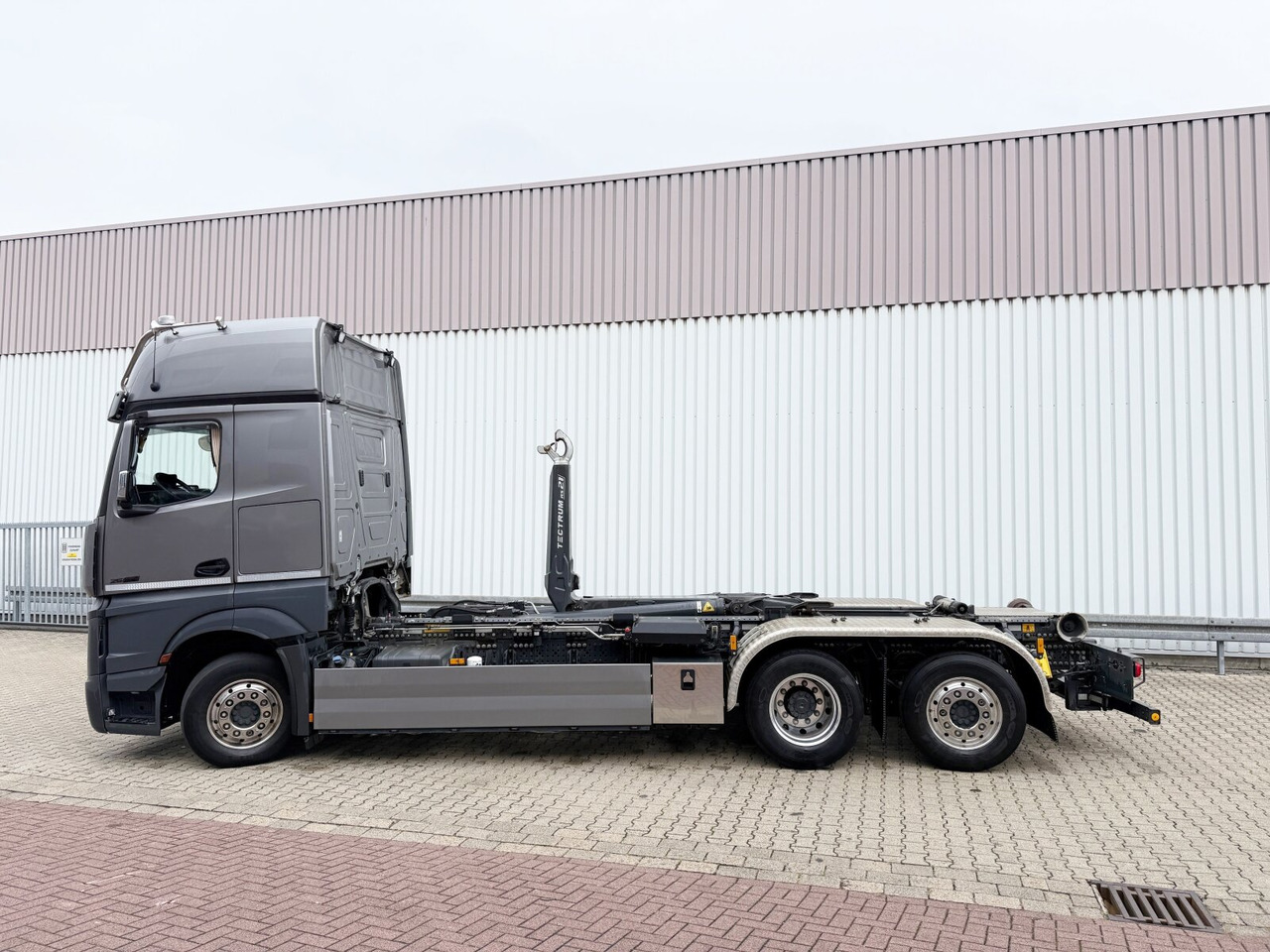 Mercedes-Benz Actros 2552 L 6x2 Actros 2552 L 6x2, Lenk/Lift, Retarder, GigaSpace, LED, Motorabtrieb, Meiller Tectrum, Funk - Kamion s kukastom dizalicom: slika Mercedes-Benz Actros 2552 L 6x2 Actros 2552 L 6x2, Lenk/Lift, Retarder, GigaSpace, LED, Motorabtrieb, Meiller Tectrum, Funk - Kamion s kukastom dizalicom Mercedes-Benz Actros 2552 L 6x2 Actros 2552 L 6x2, Lenk/Lift, Retarder, GigaSpace, LED, Motorabtrieb, Meiller Tectrum, Funk - Kamion s kukastom dizalicom: slika Mercedes-Benz Actros 2552 L 6x2 Actros 2552 L 6x2, Lenk/Lift, Retarder, GigaSpace, LED, Motorabtrieb, Meiller Tectrum, Funk - Kamion s kukastom dizalicom