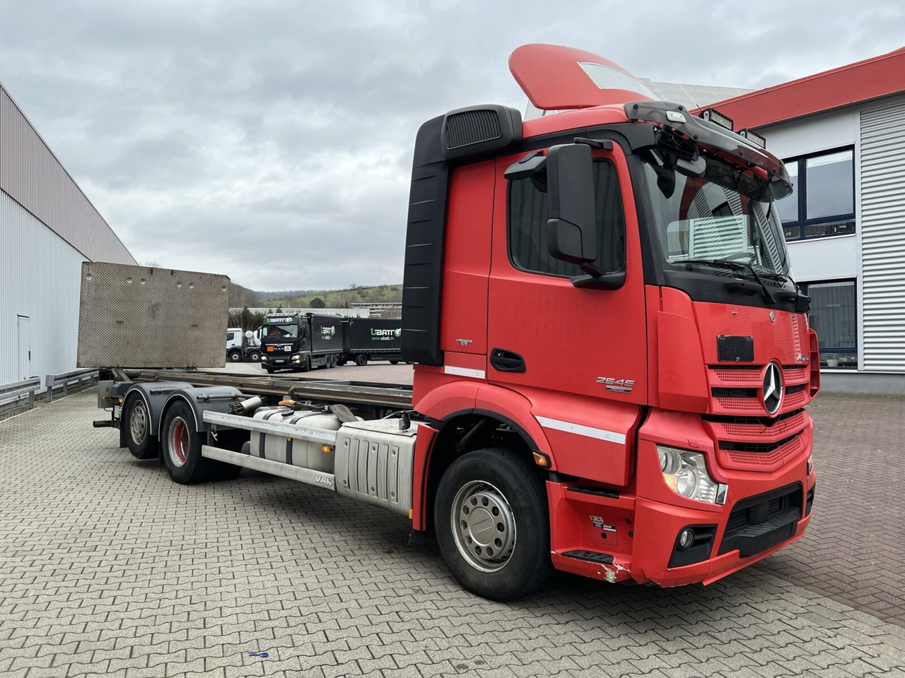 Kamion-šasija Mercedes-Benz Actros 2645 6x2 Actros 2645 6x2, Retarder, Liftachse, AWL, Hiab LBW: slika Kamion-šasija Mercedes-Benz Actros 2645 6x2 Actros 2645 6x2, Retarder, Liftachse, AWL, Hiab LBW