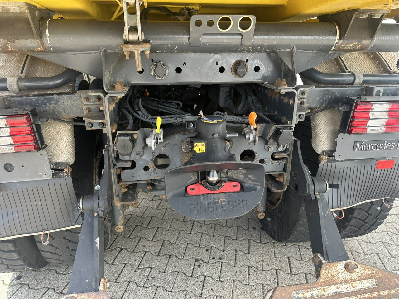 Mercedes-Benz Actros 3348 AK 6x6 Actros 3348 AK 6x6, Bordmatik links - Kiper: slika Mercedes-Benz Actros 3348 AK 6x6 Actros 3348 AK 6x6, Bordmatik links - Kiper Mercedes-Benz Actros 3348 AK 6x6 Actros 3348 AK 6x6, Bordmatik links - Kiper: slika Mercedes-Benz Actros 3348 AK 6x6 Actros 3348 AK 6x6, Bordmatik links - Kiper
