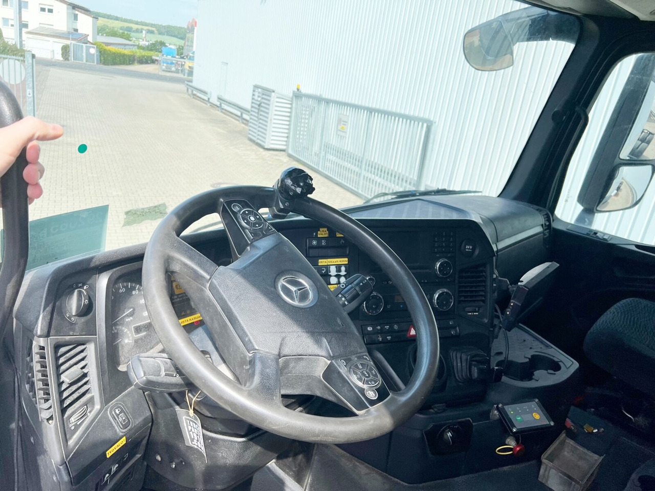 Mercedes-Benz Arocs 2642/45 K 6x4 Arocs 2642/45 K 6x4, Retarder, Motorabtrieb - Kamion-šasija: slika Mercedes-Benz Arocs 2642/45 K 6x4 Arocs 2642/45 K 6x4, Retarder, Motorabtrieb - Kamion-šasija Mercedes-Benz Arocs 2642/45 K 6x4 Arocs 2642/45 K 6x4, Retarder, Motorabtrieb - Kamion-šasija: slika Mercedes-Benz Arocs 2642/45 K 6x4 Arocs 2642/45 K 6x4, Retarder, Motorabtrieb - Kamion-šasija