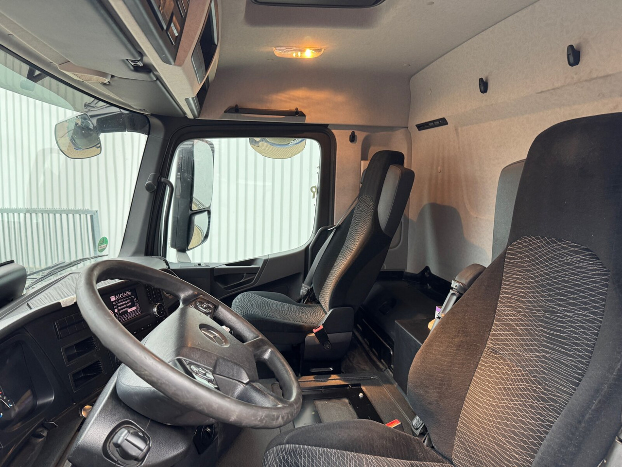 Mercedes-Benz Arocs 2642 6x4 Arocs 2642 6x4 mit Heckkran Atlas AK 186.3 V-2 - Kamion s kranom, Kamion s otvorenim sandukom: slika Mercedes-Benz Arocs 2642 6x4 Arocs 2642 6x4 mit Heckkran Atlas AK 186.3 V-2 - Kamion s kranom, Kamion s otvorenim sandukom Mercedes-Benz Arocs 2642 6x4 Arocs 2642 6x4 mit Heckkran Atlas AK 186.3 V-2 - Kamion s kranom, Kamion s otvorenim sandukom: slika Mercedes-Benz Arocs 2642 6x4 Arocs 2642 6x4 mit Heckkran Atlas AK 186.3 V-2 - Kamion s kranom, Kamion s otvorenim sandukom