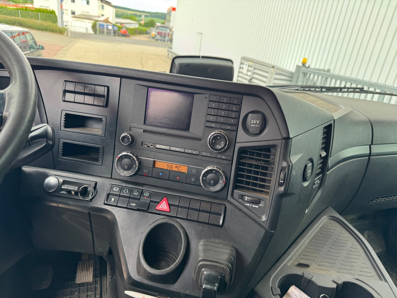 Mercedes-Benz Arocs 2651 L 6x4 Arocs 2651 L 6x4, Retarder, StreamSpace - Kamion-šasija: slika Mercedes-Benz Arocs 2651 L 6x4 Arocs 2651 L 6x4, Retarder, StreamSpace - Kamion-šasija Mercedes-Benz Arocs 2651 L 6x4 Arocs 2651 L 6x4, Retarder, StreamSpace - Kamion-šasija: slika Mercedes-Benz Arocs 2651 L 6x4 Arocs 2651 L 6x4, Retarder, StreamSpace - Kamion-šasija