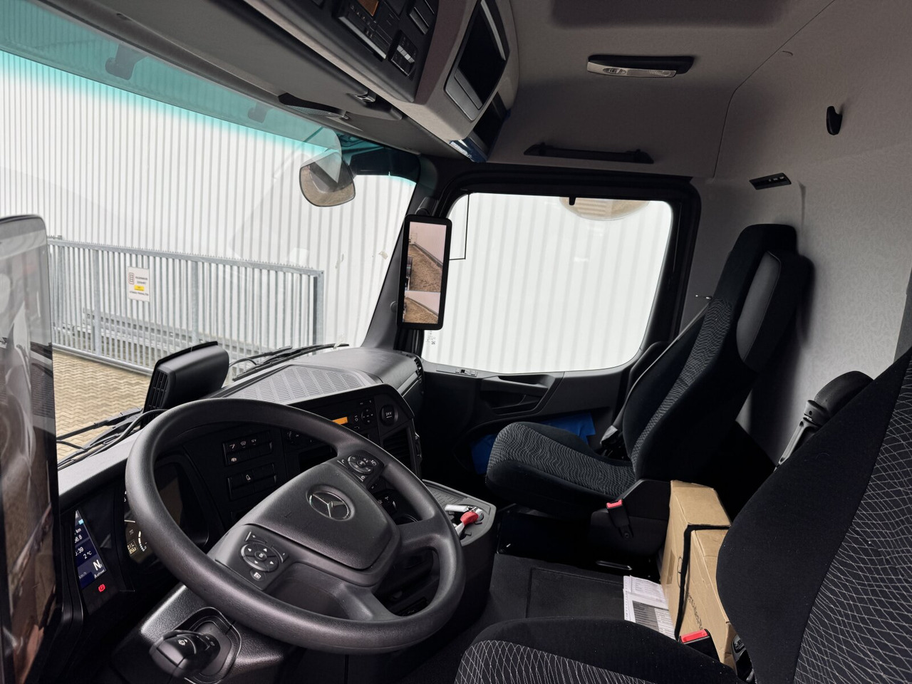 Mercedes-Benz Arocs 2651 L 6x6 Arocs 2651 L 6x6, HydroDrive, MirrorCam, Massage-Sitz, Motorabtrieb - Kamion-šasija: slika Mercedes-Benz Arocs 2651 L 6x6 Arocs 2651 L 6x6, HydroDrive, MirrorCam, Massage-Sitz, Motorabtrieb - Kamion-šasija Mercedes-Benz Arocs 2651 L 6x6 Arocs 2651 L 6x6, HydroDrive, MirrorCam, Massage-Sitz, Motorabtrieb - Kamion-šasija: slika Mercedes-Benz Arocs 2651 L 6x6 Arocs 2651 L 6x6, HydroDrive, MirrorCam, Massage-Sitz, Motorabtrieb - Kamion-šasija