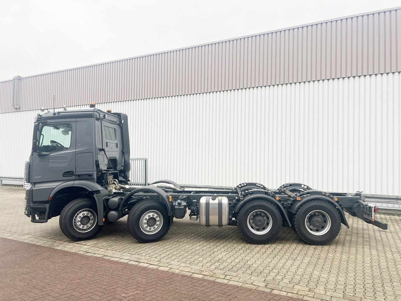 Novi Kiper Mercedes-Benz Arocs 3251 L 8x4/4 Arocs 3251 L 8x4/4, Motorabtrieb: slika Novi Kiper Mercedes-Benz Arocs 3251 L 8x4/4 Arocs 3251 L 8x4/4, Motorabtrieb Novi Kiper Mercedes-Benz Arocs 3251 L 8x4/4 Arocs 3251 L 8x4/4, Motorabtrieb: slika Novi Kiper Mercedes-Benz Arocs 3251 L 8x4/4 Arocs 3251 L 8x4/4, Motorabtrieb