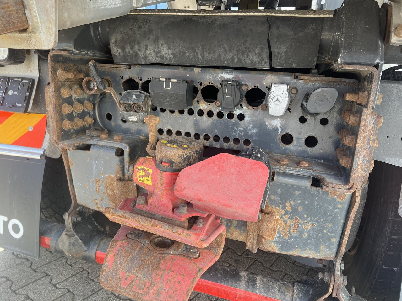 Mercedes-Benz Arocs 3251 LK 8x4/4 Arocs 3251 LK 8x4/4, Retarder, Stahlmulde ca. 15m³, hydr. Heckklappe - Istovarivač: slika Mercedes-Benz Arocs 3251 LK 8x4/4 Arocs 3251 LK 8x4/4, Retarder, Stahlmulde ca. 15m³, hydr. Heckklappe - Istovarivač Mercedes-Benz Arocs 3251 LK 8x4/4 Arocs 3251 LK 8x4/4, Retarder, Stahlmulde ca. 15m³, hydr. Heckklappe - Istovarivač: slika Mercedes-Benz Arocs 3251 LK 8x4/4 Arocs 3251 LK 8x4/4, Retarder, Stahlmulde ca. 15m³, hydr. Heckklappe - Istovarivač