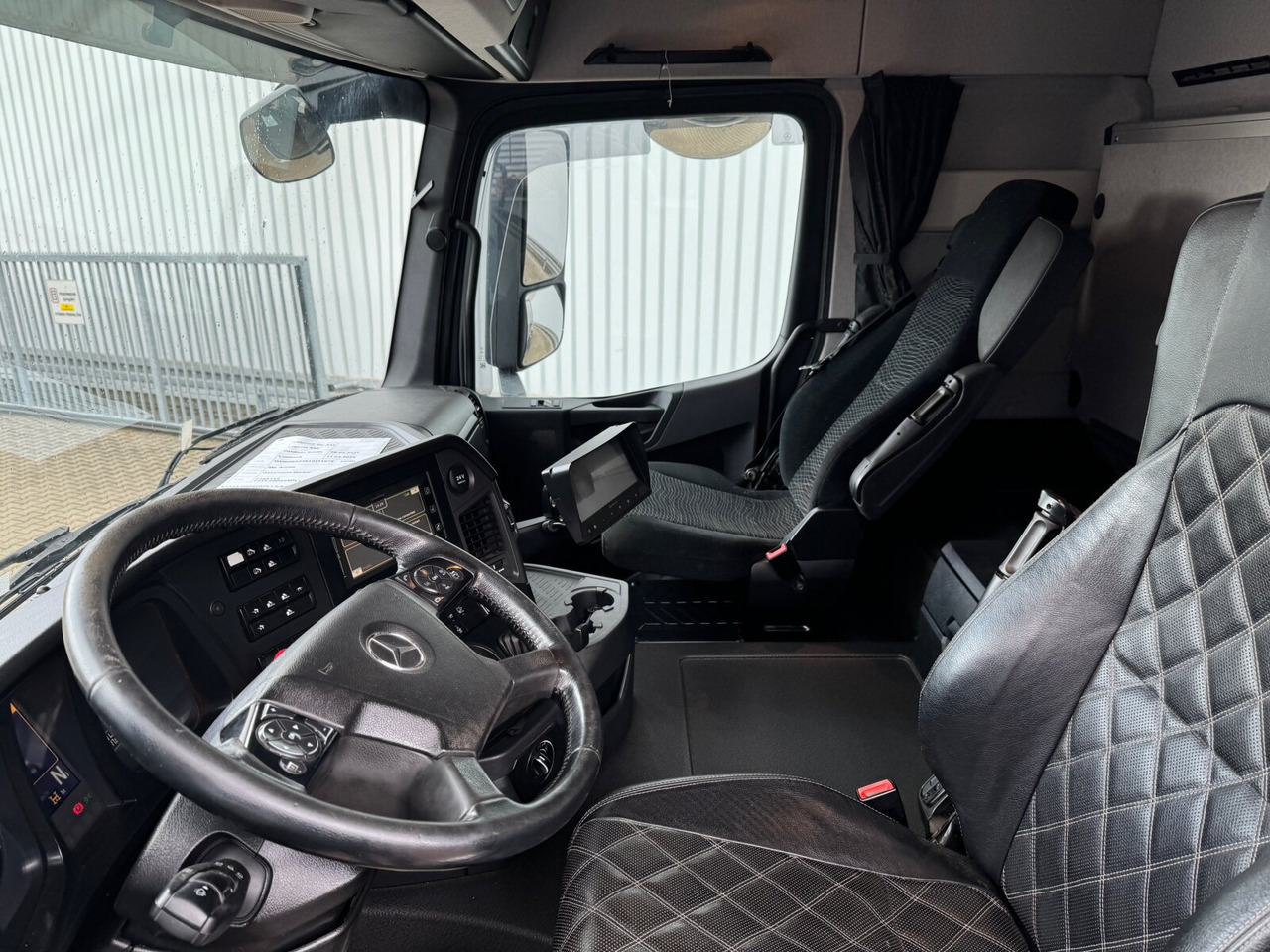 Istovarivač Mercedes-Benz Arocs 3258 LK 8x4/4 Arocs 3258 LK 8x4/4, Retarder, Bi-Xenon, Stahlmulde ca. 14m³, hydr. Heckklappenöffnung: slika Istovarivač Mercedes-Benz Arocs 3258 LK 8x4/4 Arocs 3258 LK 8x4/4, Retarder, Bi-Xenon, Stahlmulde ca. 14m³, hydr. Heckklappenöffnung