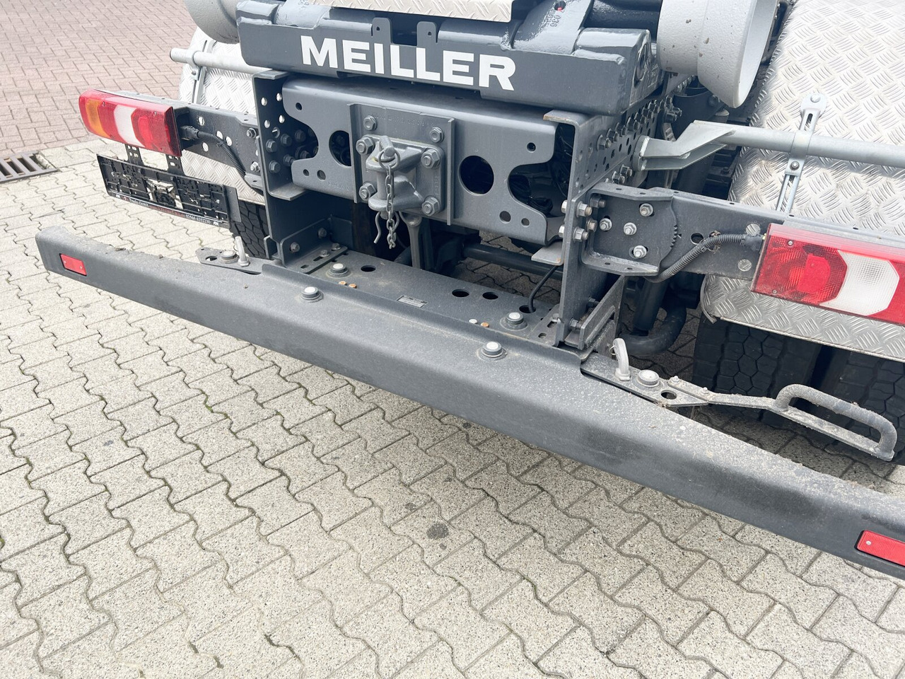 Mercedes-Benz Arocs 4142/48 8x4/4 Arocs 4142/48 8x4/4, Grounder, Meiller RS26 62-K, Funk, Motorabtrieb - Kamion s kukastom dizalicom: slika Mercedes-Benz Arocs 4142/48 8x4/4 Arocs 4142/48 8x4/4, Grounder, Meiller RS26 62-K, Funk, Motorabtrieb - Kamion s kukastom dizalicom Mercedes-Benz Arocs 4142/48 8x4/4 Arocs 4142/48 8x4/4, Grounder, Meiller RS26 62-K, Funk, Motorabtrieb - Kamion s kukastom dizalicom: slika Mercedes-Benz Arocs 4142/48 8x4/4 Arocs 4142/48 8x4/4, Grounder, Meiller RS26 62-K, Funk, Motorabtrieb - Kamion s kukastom dizalicom