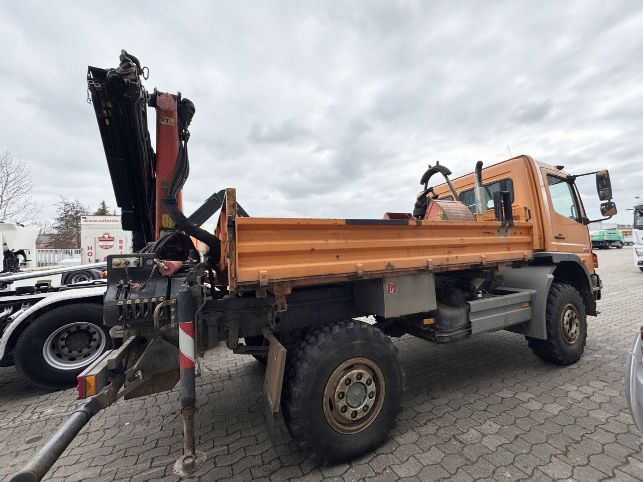Kamion-šasija, Kamion s kranom Mercedes-Benz Atego 1023 A 4x4 mit Unfallschaden! Atego 1023 A 4x4, Einzelbereifung, Heckkran Palfinger PK4501-B, Funk, UNFALLSCHADEN!: slika Kamion-šasija, Kamion s kranom Mercedes-Benz Atego 1023 A 4x4 mit Unfallschaden! Atego 1023 A 4x4, Einzelbereifung, Heckkran Palfinger PK4501-B, Funk, UNFALLSCHADEN!
