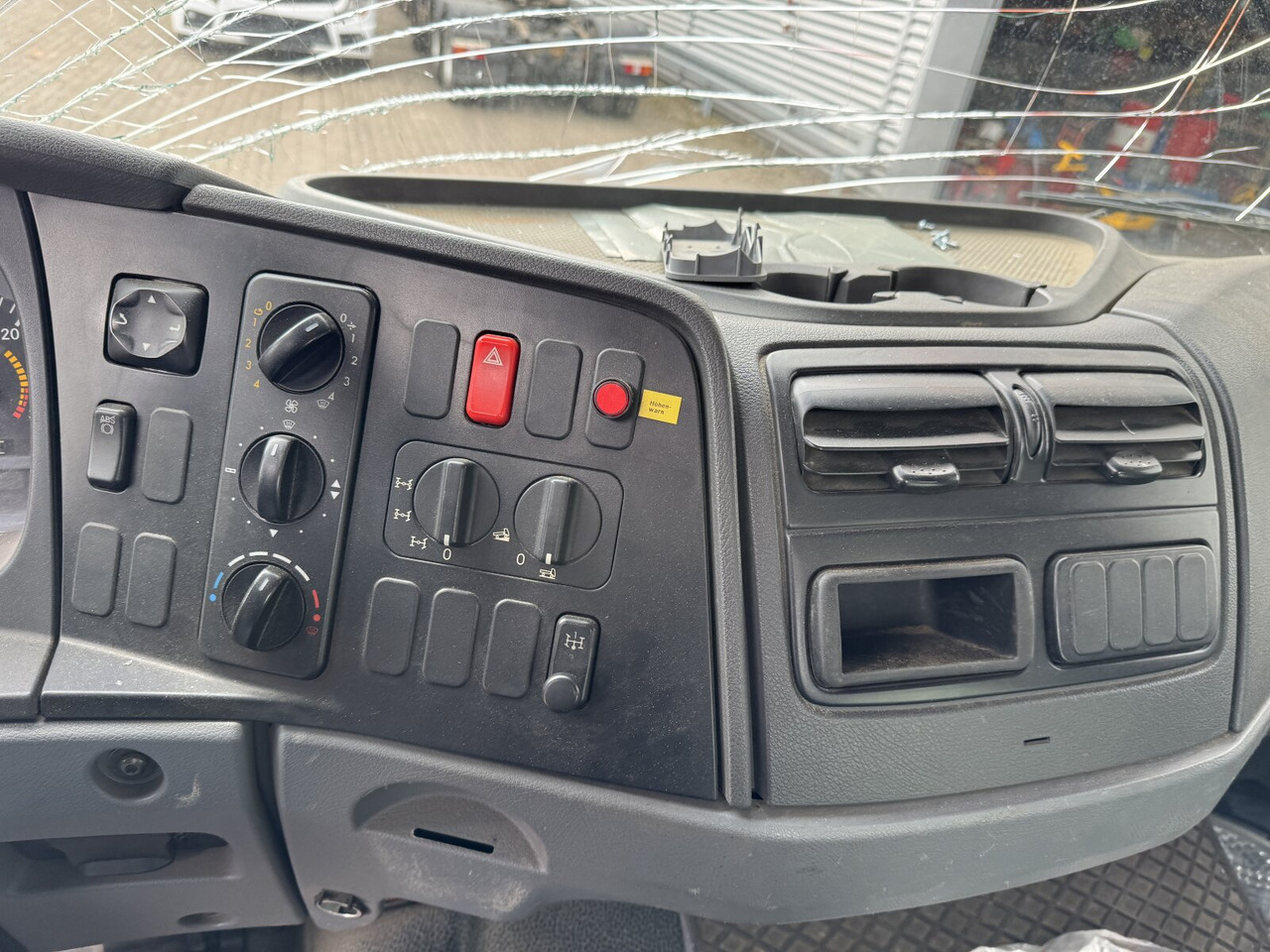 Mercedes-Benz Atego 1023 A 4x4 mit Unfallschaden! Atego 1023 A 4x4, Einzelbereifung, Heckkran Palfinger PK4501-B, Funk, UNFALLSCHADEN! - Kamion-šasija, Kamion s kranom: slika Mercedes-Benz Atego 1023 A 4x4 mit Unfallschaden! Atego 1023 A 4x4, Einzelbereifung, Heckkran Palfinger PK4501-B, Funk, UNFALLSCHADEN! - Kamion-šasija, Kamion s kranom Mercedes-Benz Atego 1023 A 4x4 mit Unfallschaden! Atego 1023 A 4x4, Einzelbereifung, Heckkran Palfinger PK4501-B, Funk, UNFALLSCHADEN! - Kamion-šasija, Kamion s kranom: slika Mercedes-Benz Atego 1023 A 4x4 mit Unfallschaden! Atego 1023 A 4x4, Einzelbereifung, Heckkran Palfinger PK4501-B, Funk, UNFALLSCHADEN! - Kamion-šasija, Kamion s kranom