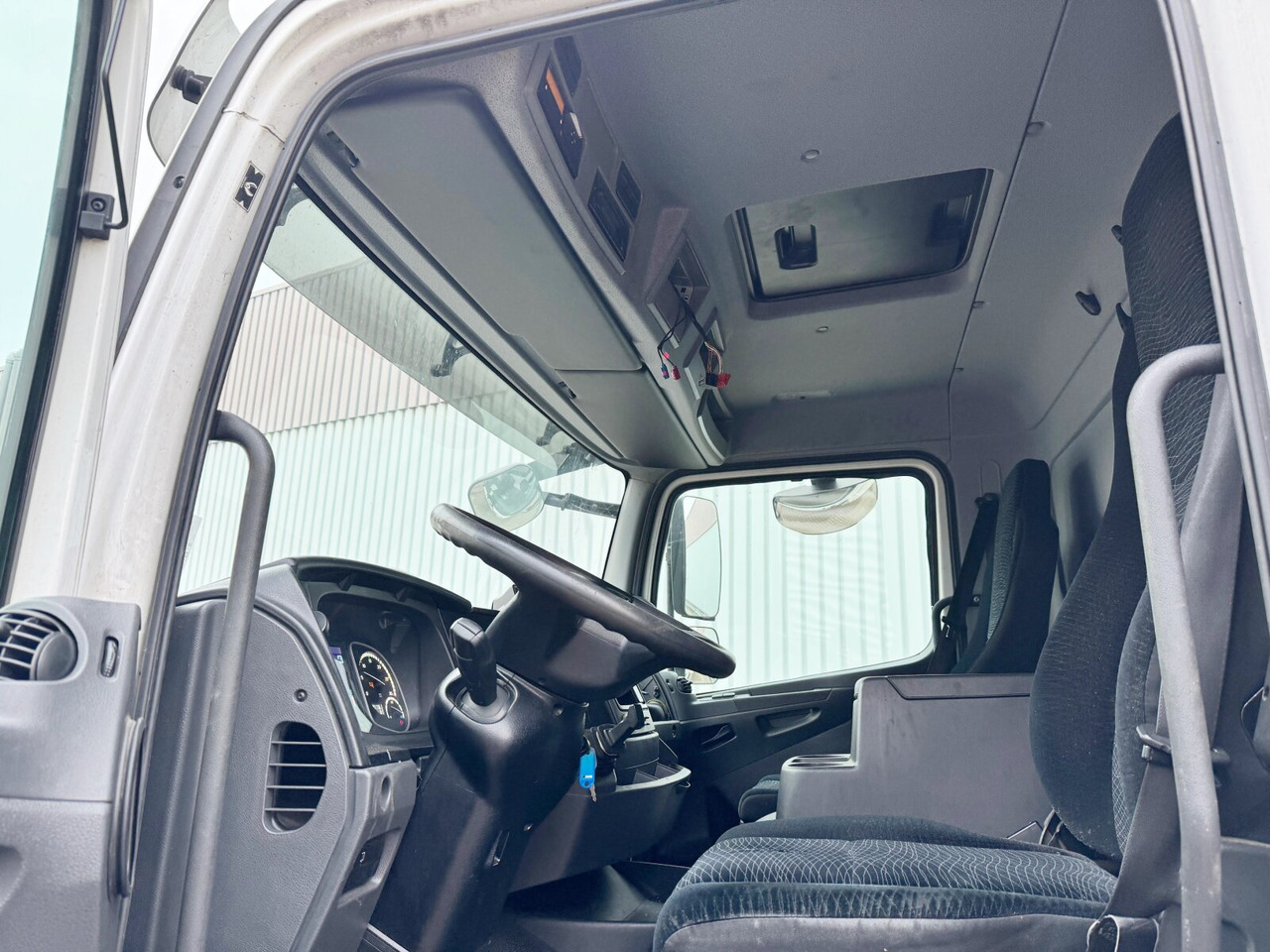 Mercedes-Benz Atego 1530 L 4x2 Atego 1530 L 4x2 mit LBW Dhollandia - Kamion s otvorenim sandukom: slika Mercedes-Benz Atego 1530 L 4x2 Atego 1530 L 4x2 mit LBW Dhollandia - Kamion s otvorenim sandukom Mercedes-Benz Atego 1530 L 4x2 Atego 1530 L 4x2 mit LBW Dhollandia - Kamion s otvorenim sandukom: slika Mercedes-Benz Atego 1530 L 4x2 Atego 1530 L 4x2 mit LBW Dhollandia - Kamion s otvorenim sandukom