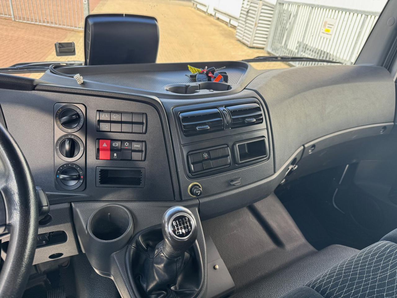 Mercedes-Benz Atego 1630 K 4x2 Atego 1630 K 4x2, 2x AHK - Kiper: slika Mercedes-Benz Atego 1630 K 4x2 Atego 1630 K 4x2, 2x AHK - Kiper Mercedes-Benz Atego 1630 K 4x2 Atego 1630 K 4x2, 2x AHK - Kiper: slika Mercedes-Benz Atego 1630 K 4x2 Atego 1630 K 4x2, 2x AHK - Kiper