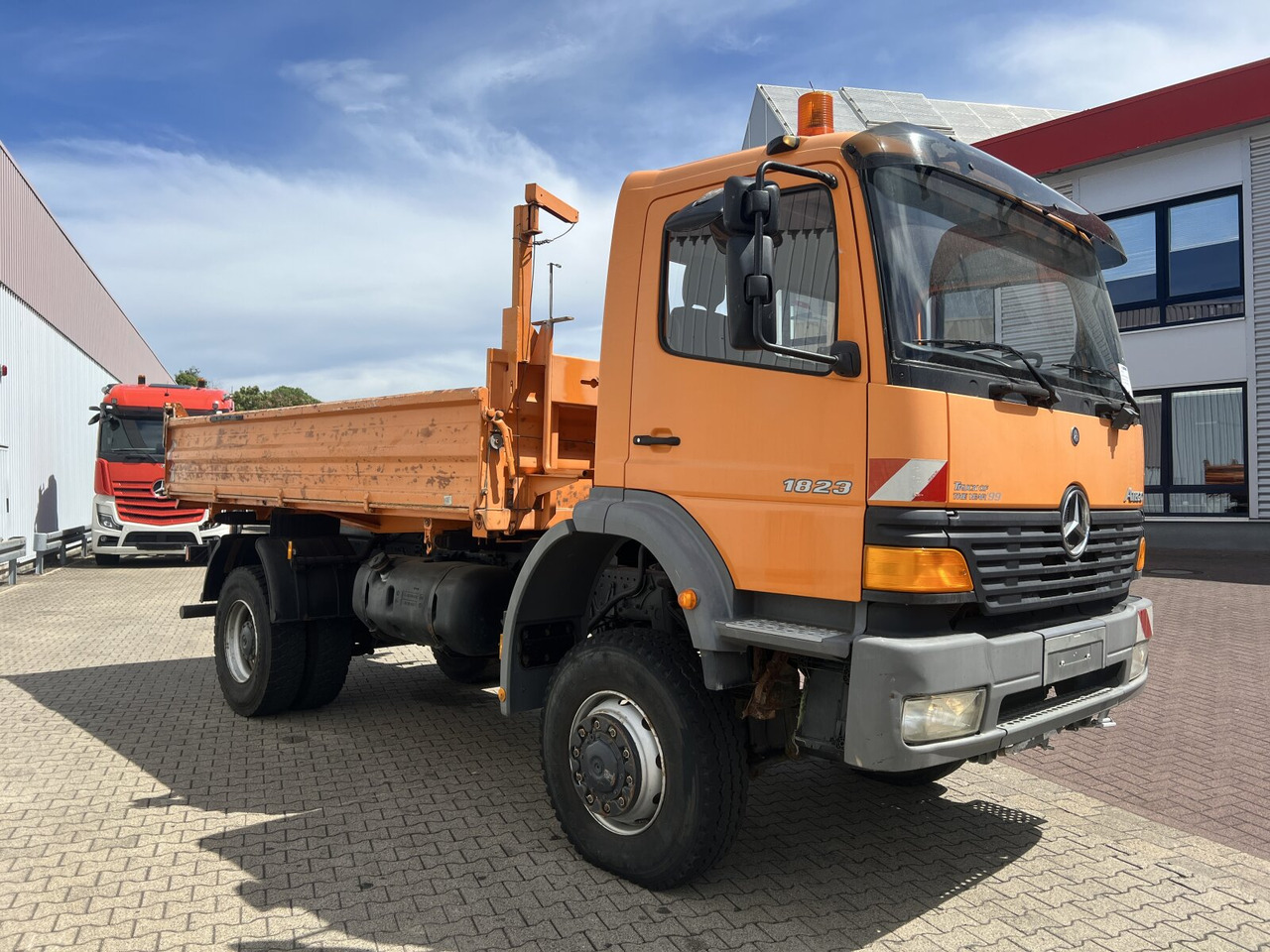 Kiper Mercedes-Benz Atego 1823 AK 4x4 Atego 1823 AK 4x4: slika Kiper Mercedes-Benz Atego 1823 AK 4x4 Atego 1823 AK 4x4