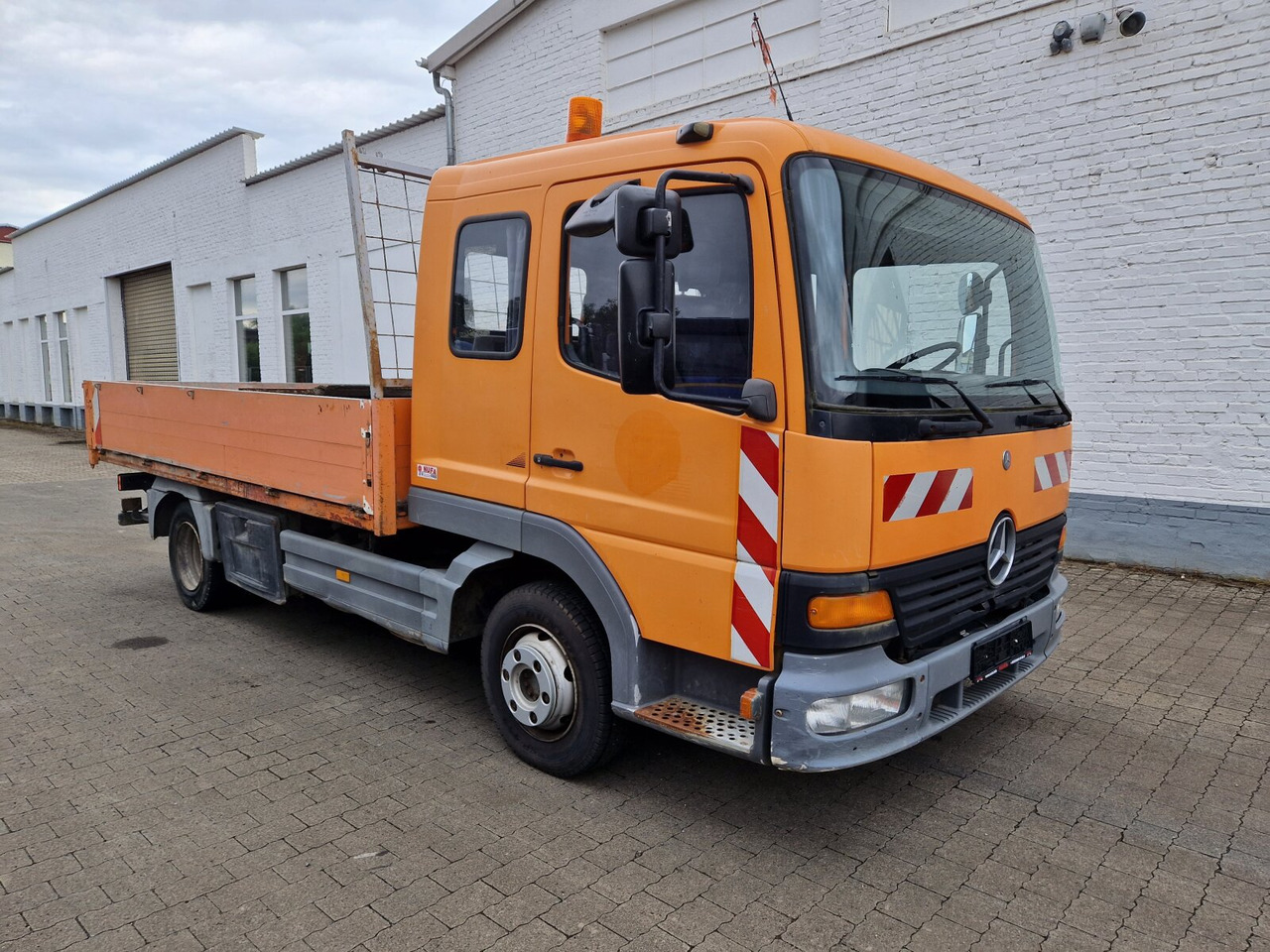 Mercedes-Benz Atego 815 4x2 Atego 815 4x2, 2x AHK - Kamion s otvorenim sandukom: slika Mercedes-Benz Atego 815 4x2 Atego 815 4x2, 2x AHK - Kamion s otvorenim sandukom Mercedes-Benz Atego 815 4x2 Atego 815 4x2, 2x AHK - Kamion s otvorenim sandukom: slika Mercedes-Benz Atego 815 4x2 Atego 815 4x2, 2x AHK - Kamion s otvorenim sandukom