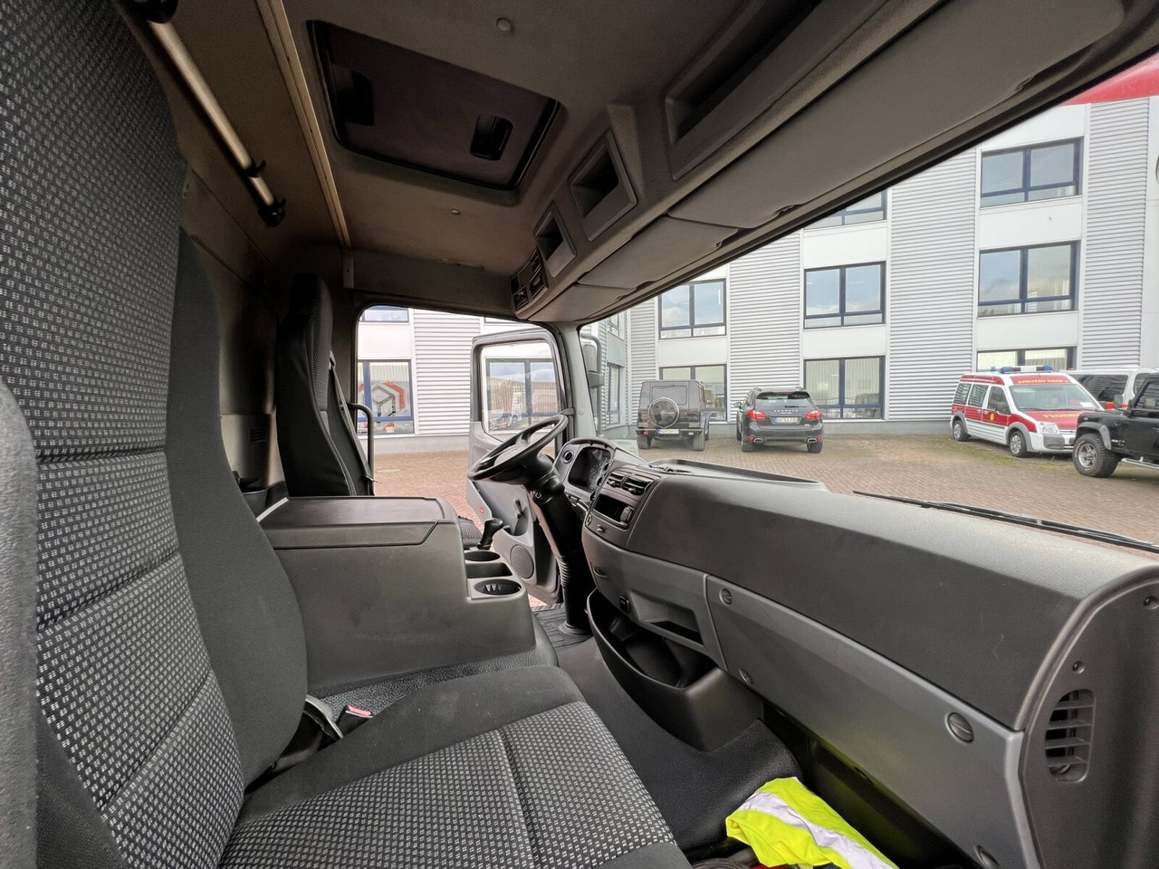Mercedes-Benz Atego 816 L 4x2 Atego 816 L 4x2 mit LBW, 4x Vorhanden! - Kamion sandučar: slika Mercedes-Benz Atego 816 L 4x2 Atego 816 L 4x2 mit LBW, 4x Vorhanden! - Kamion sandučar Mercedes-Benz Atego 816 L 4x2 Atego 816 L 4x2 mit LBW, 4x Vorhanden! - Kamion sandučar: slika Mercedes-Benz Atego 816 L 4x2 Atego 816 L 4x2 mit LBW, 4x Vorhanden! - Kamion sandučar