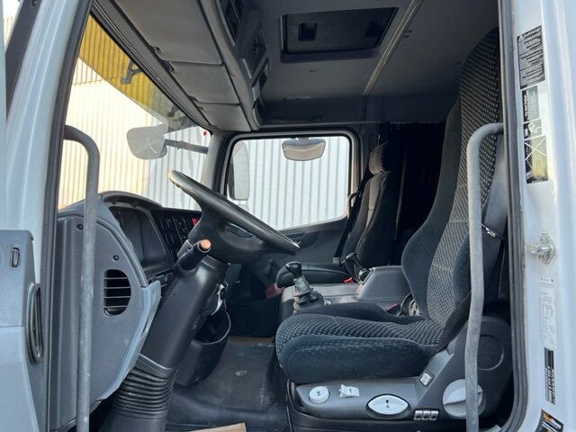 Interior photo 2: Kamion s ceradom Mercedes-Benz Atego 822 4x2 Atego 822 4x2, Doka mit Kombisitzbank