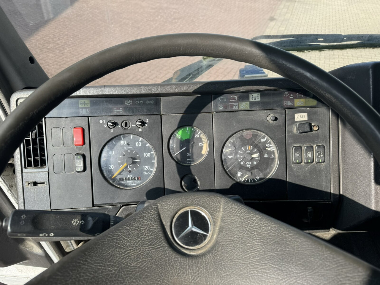 Mercedes-Benz SK 1827L 4x2 SK 1827L 4x2 - Kamion s otvorenim sandukom: slika Mercedes-Benz SK 1827L 4x2 SK 1827L 4x2 - Kamion s otvorenim sandukom Mercedes-Benz SK 1827L 4x2 SK 1827L 4x2 - Kamion s otvorenim sandukom: slika Mercedes-Benz SK 1827L 4x2 SK 1827L 4x2 - Kamion s otvorenim sandukom
