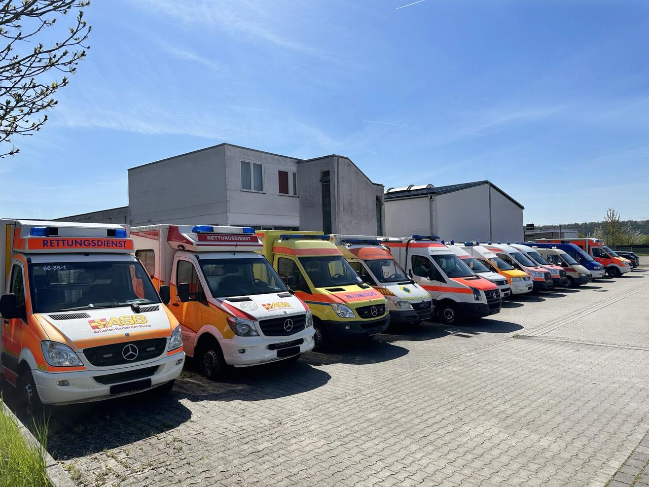 Zakup Mercedes-Benz Sprinter 515 CDI 4x2 Sprinter 515 CDI 4x2, Rettungswagen, Retarder Mercedes-Benz Sprinter 515 CDI 4x2 Sprinter 515 CDI 4x2, Rettungswagen, Retarder: slika Zakup Mercedes-Benz Sprinter 515 CDI 4x2 Sprinter 515 CDI 4x2, Rettungswagen, Retarder Mercedes-Benz Sprinter 515 CDI 4x2 Sprinter 515 CDI 4x2, Rettungswagen, Retarder