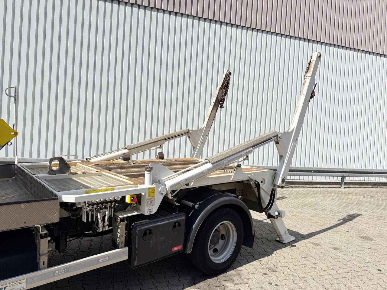 Utovarivač s proklizavajućim upravljanjem Mitsubishi Canter Fuso 7C15 4x2 Canter Fuso 7C15 4x2, Tele-Absetzer, Vereiterbar bis 10m³: slika Utovarivač s proklizavajućim upravljanjem Mitsubishi Canter Fuso 7C15 4x2 Canter Fuso 7C15 4x2, Tele-Absetzer, Vereiterbar bis 10m³