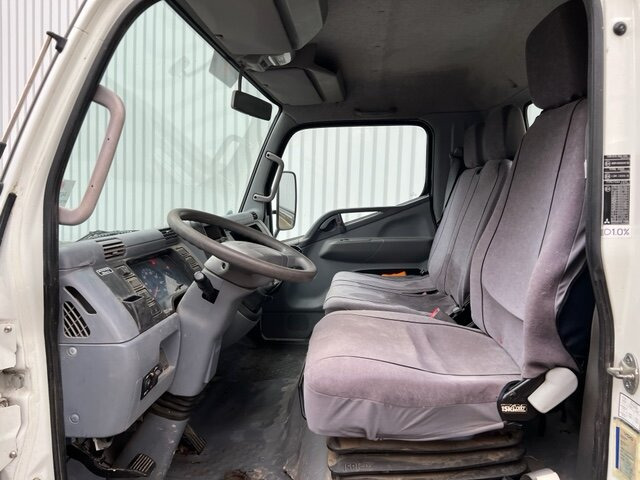 Mitsubishi Canter Fuso 7C15D 4x2 Canter Fuso 7C15D 4x2 - Kiper: slika Mitsubishi Canter Fuso 7C15D 4x2 Canter Fuso 7C15D 4x2 - Kiper Mitsubishi Canter Fuso 7C15D 4x2 Canter Fuso 7C15D 4x2 - Kiper: slika Mitsubishi Canter Fuso 7C15D 4x2 Canter Fuso 7C15D 4x2 - Kiper