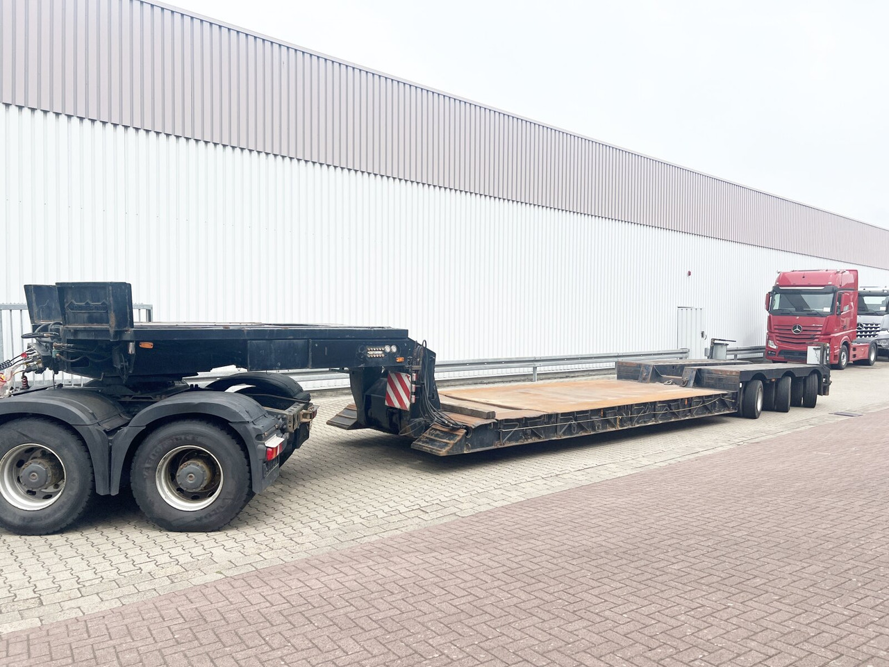 Nooteboom Euro-54-03 Euro-54-03, Schwanenhals abfahrbar, Hydr. Zwangsgelenkt - Poluprikolica s niskim utovarivačem: slika Nooteboom Euro-54-03 Euro-54-03, Schwanenhals abfahrbar, Hydr. Zwangsgelenkt - Poluprikolica s niskim utovarivačem Nooteboom Euro-54-03 Euro-54-03, Schwanenhals abfahrbar, Hydr. Zwangsgelenkt - Poluprikolica s niskim utovarivačem: slika Nooteboom Euro-54-03 Euro-54-03, Schwanenhals abfahrbar, Hydr. Zwangsgelenkt - Poluprikolica s niskim utovarivačem